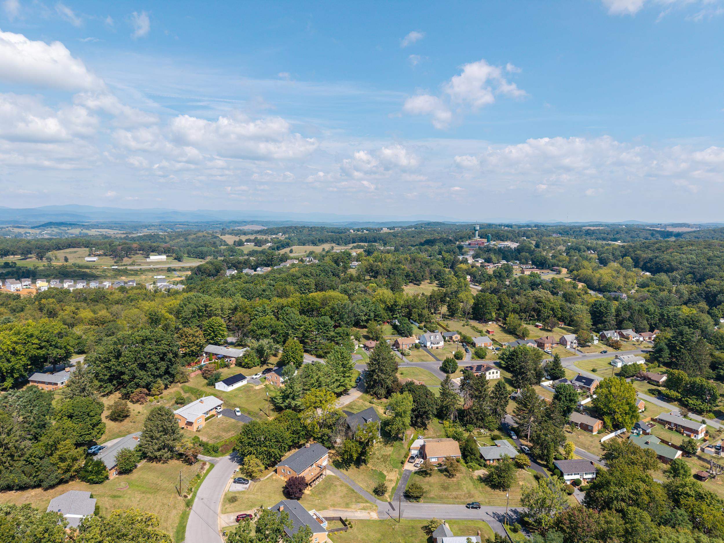 715 HILLCREST DR, STAUNTON, Virginia 24401, 5 Bedrooms Bedrooms, ,3 BathroomsBathrooms,Residential,715 HILLCREST DR,680895 MLS # 680895 715 HILLCREST DR, STAUNTON, Virginia 24401, 5 Bedrooms Bedrooms, ,3 BathroomsBathrooms,Residential,715 HILLCREST DR,680895 MLS # 680895