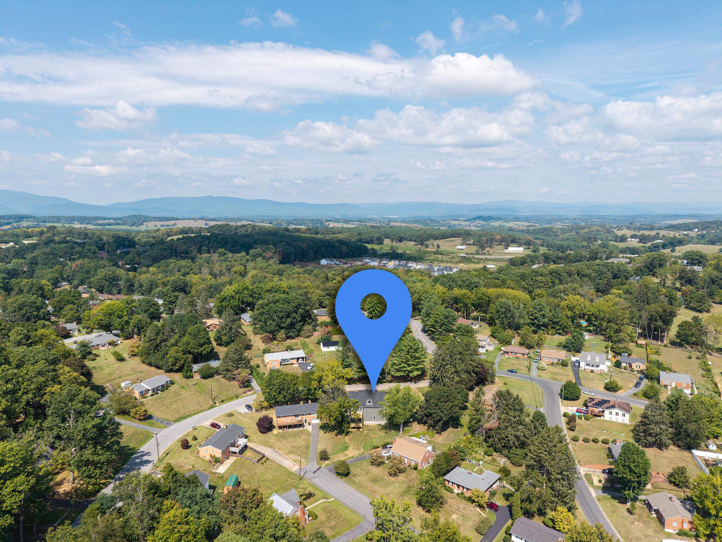 715 HILLCREST DR, STAUNTON, Virginia 24401, 5 Bedrooms Bedrooms, ,3 BathroomsBathrooms,Residential,715 HILLCREST DR,680895 MLS # 680895 715 HILLCREST DR, STAUNTON, Virginia 24401, 5 Bedrooms Bedrooms, ,3 BathroomsBathrooms,Residential,715 HILLCREST DR,680895 MLS # 680895