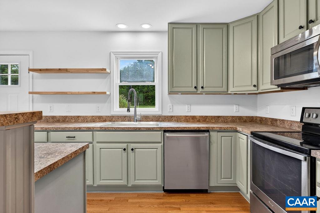 812 STEVENS COVE RD, LOVINGSTON, Virginia 22949, 3 Bedrooms Bedrooms, ,2 BathroomsBathrooms,Residential,812 STEVENS COVE RD,681520 MLS # 681520 812 STEVENS COVE RD, LOVINGSTON, Virginia 22949, 3 Bedrooms Bedrooms, ,2 BathroomsBathrooms,Residential,812 STEVENS COVE RD,681520 MLS # 681520