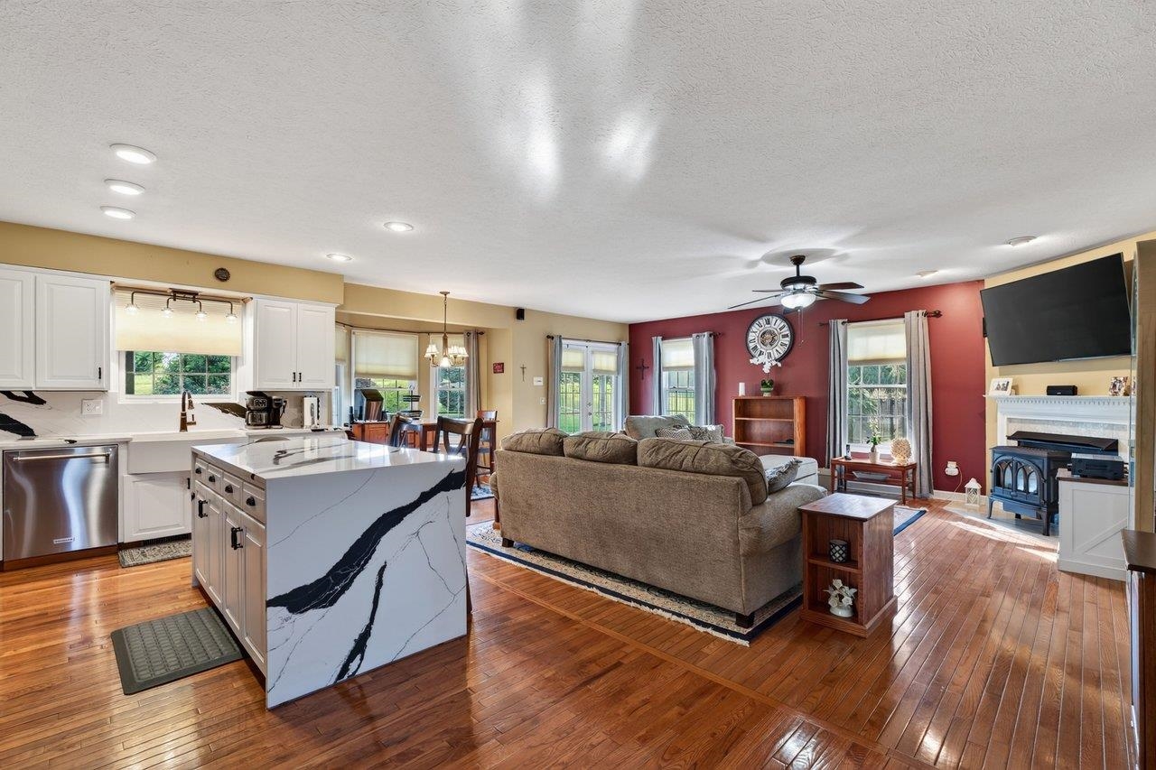 380 CONFEDERACY DR, PENN LAIRD, Virginia 22846, 4 Bedrooms Bedrooms, ,2 BathroomsBathrooms,Residential,380 CONFEDERACY DR,681522 MLS # 681522 380 CONFEDERACY DR, PENN LAIRD, Virginia 22846, 4 Bedrooms Bedrooms, ,2 BathroomsBathrooms,Residential,380 CONFEDERACY DR,681522 MLS # 681522