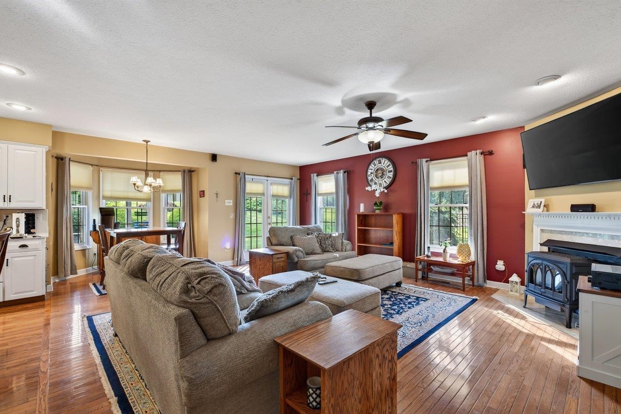 380 CONFEDERACY DR, PENN LAIRD, Virginia 22846, 4 Bedrooms Bedrooms, ,2 BathroomsBathrooms,Residential,380 CONFEDERACY DR,681522 MLS # 681522 380 CONFEDERACY DR, PENN LAIRD, Virginia 22846, 4 Bedrooms Bedrooms, ,2 BathroomsBathrooms,Residential,380 CONFEDERACY DR,681522 MLS # 681522