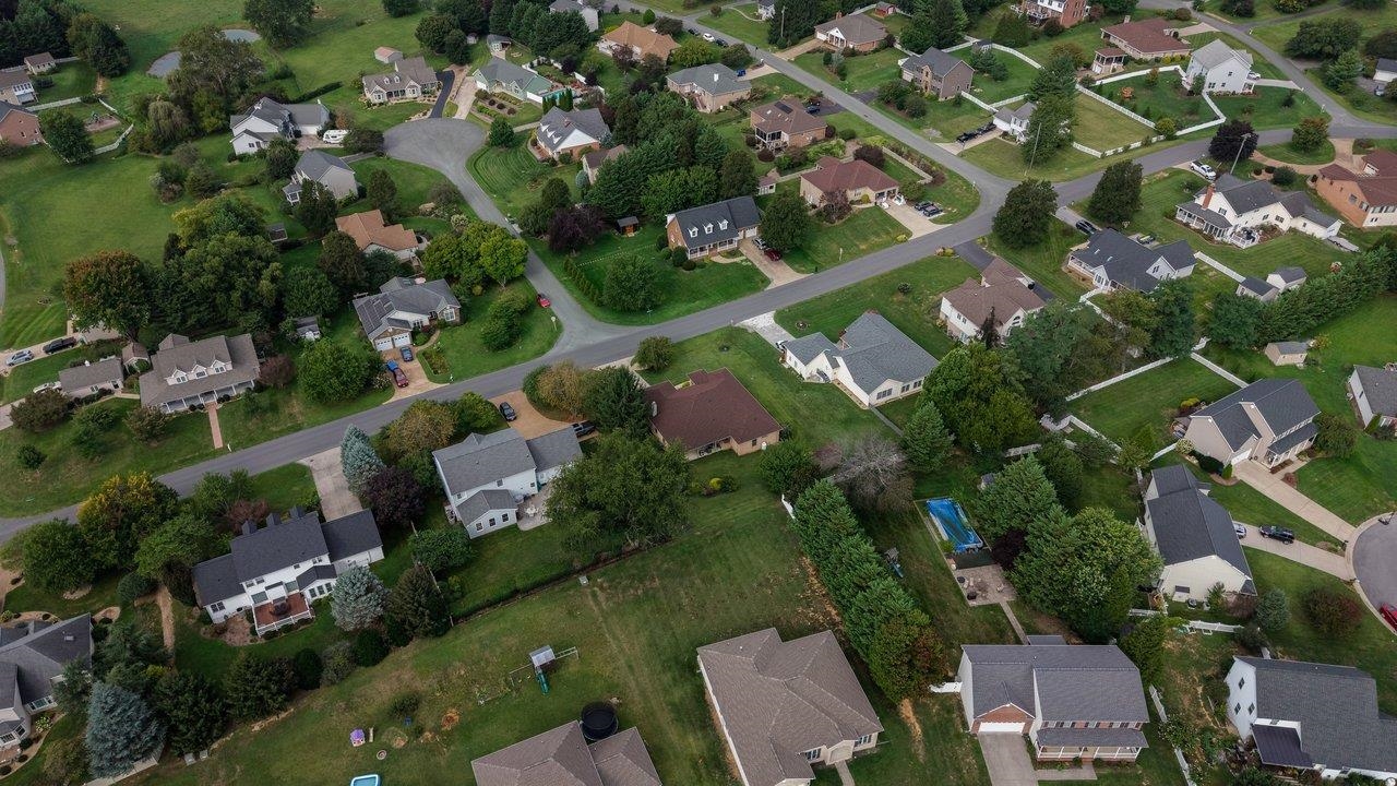 380 CONFEDERACY DR, PENN LAIRD, Virginia 22846, 4 Bedrooms Bedrooms, ,2 BathroomsBathrooms,Residential,380 CONFEDERACY DR,681522 MLS # 681522 380 CONFEDERACY DR, PENN LAIRD, Virginia 22846, 4 Bedrooms Bedrooms, ,2 BathroomsBathrooms,Residential,380 CONFEDERACY DR,681522 MLS # 681522