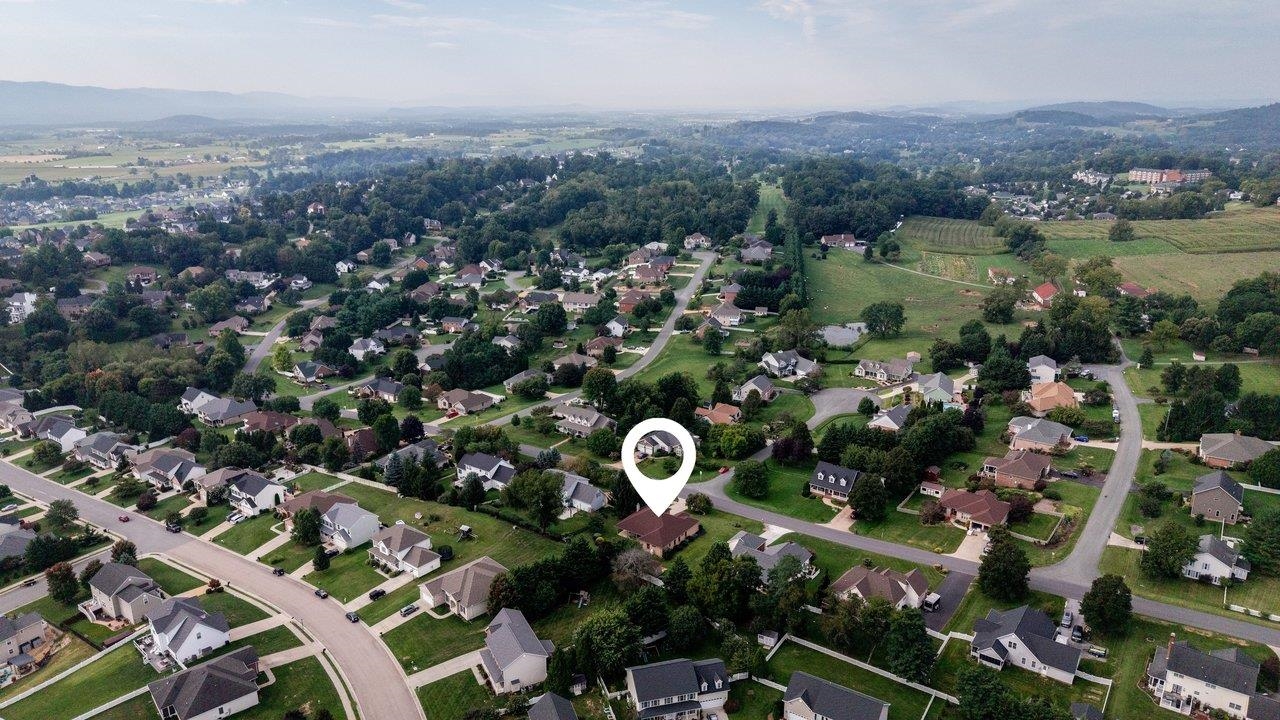 380 CONFEDERACY DR, PENN LAIRD, Virginia 22846, 4 Bedrooms Bedrooms, ,2 BathroomsBathrooms,Residential,380 CONFEDERACY DR,681522 MLS # 681522 380 CONFEDERACY DR, PENN LAIRD, Virginia 22846, 4 Bedrooms Bedrooms, ,2 BathroomsBathrooms,Residential,380 CONFEDERACY DR,681522 MLS # 681522