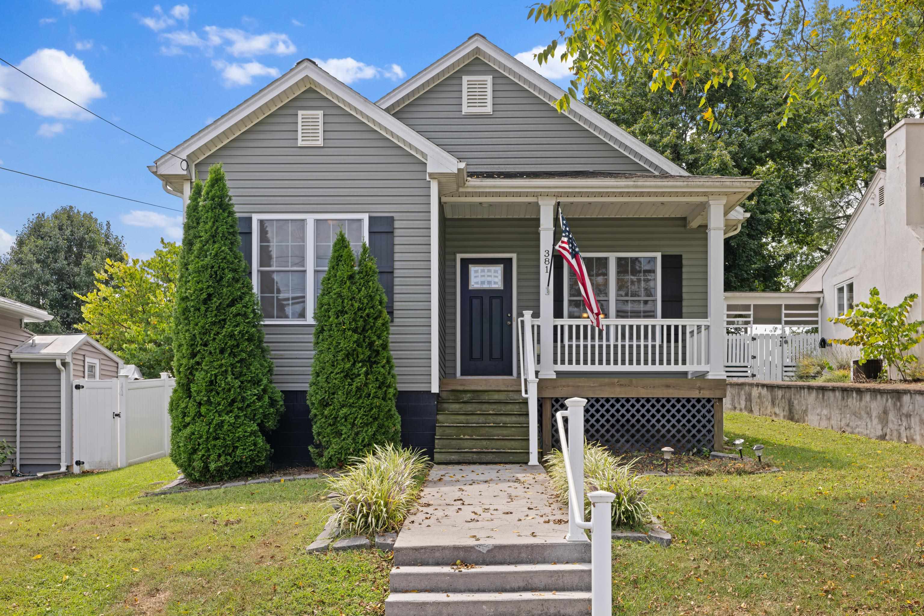 381 MILL ST, DAYTON, Virginia 22821, 3 Bedrooms Bedrooms, ,2 BathroomsBathrooms,Residential,Dayton Charmer,381 MILL ST,681523 MLS # 681523 381 MILL ST, DAYTON, Virginia 22821, 3 Bedrooms Bedrooms, ,2 BathroomsBathrooms,Residential,Dayton Charmer,381 MILL ST,681523 MLS # 681523