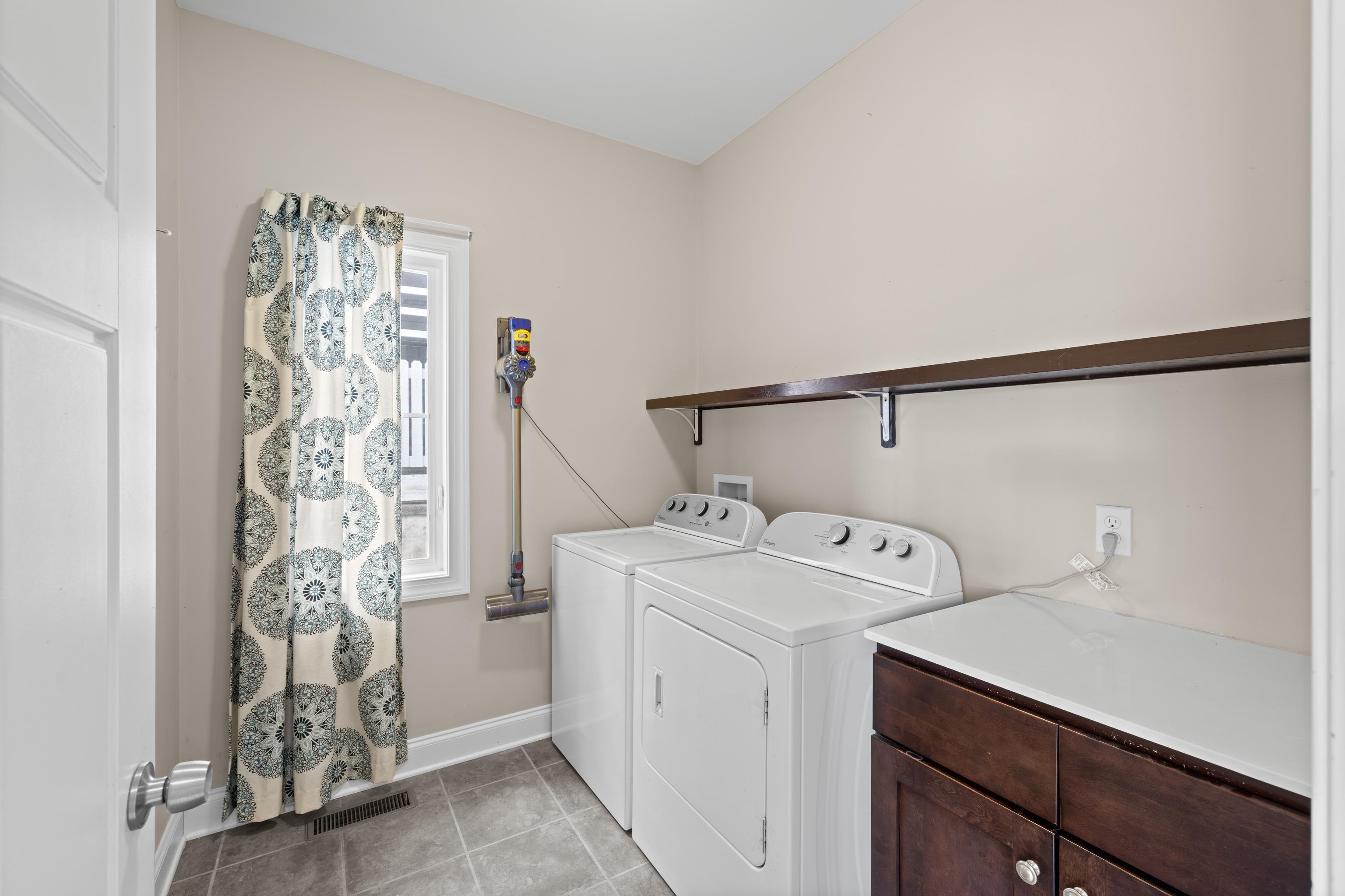 381 MILL ST, DAYTON, Virginia 22821, 3 Bedrooms Bedrooms, ,2 BathroomsBathrooms,Residential,Dayton Charmer,381 MILL ST,681523 MLS # 681523 381 MILL ST, DAYTON, Virginia 22821, 3 Bedrooms Bedrooms, ,2 BathroomsBathrooms,Residential,Dayton Charmer,381 MILL ST,681523 MLS # 681523