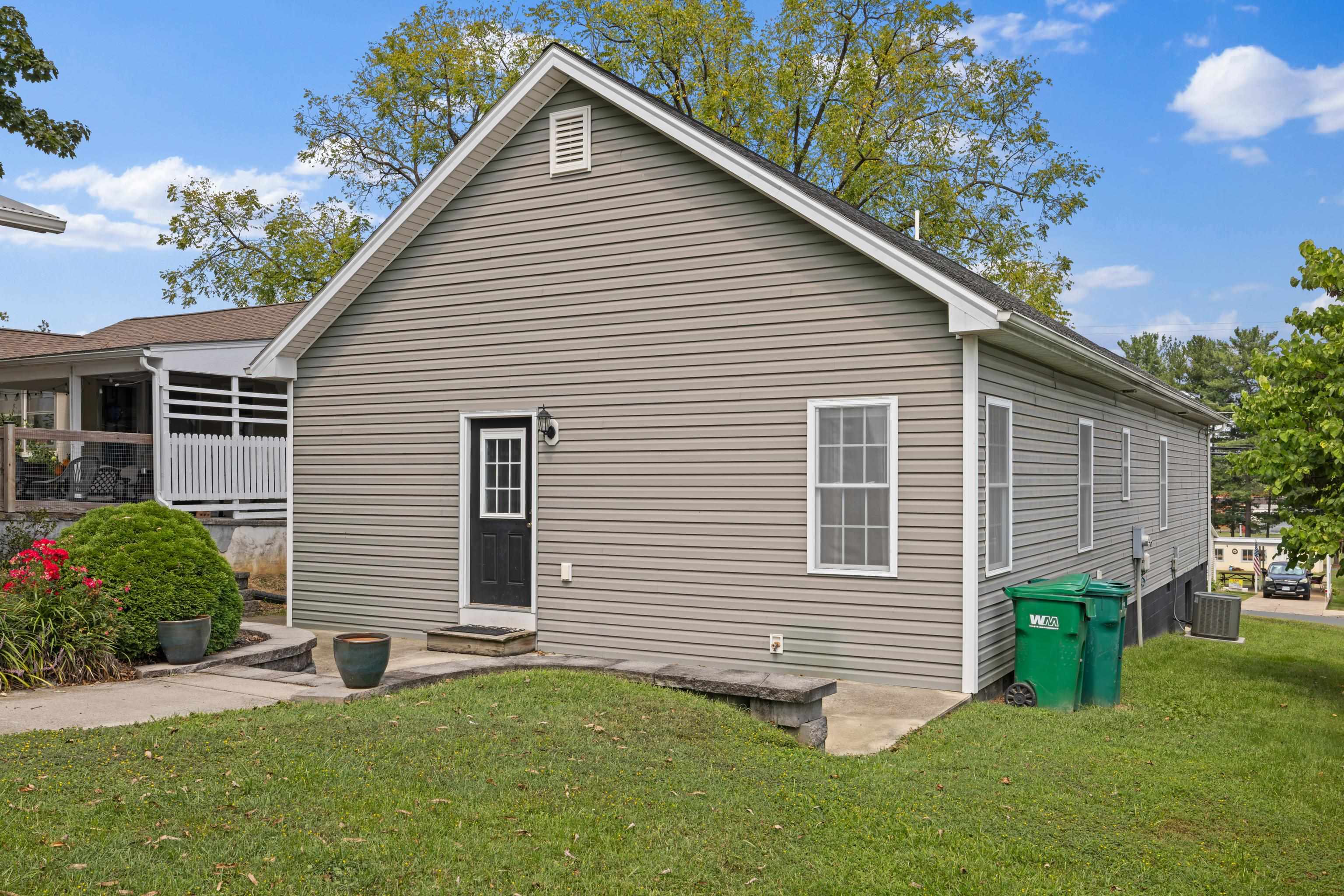 381 MILL ST, DAYTON, Virginia 22821, 3 Bedrooms Bedrooms, ,2 BathroomsBathrooms,Residential,Dayton Charmer,381 MILL ST,681523 MLS # 681523 381 MILL ST, DAYTON, Virginia 22821, 3 Bedrooms Bedrooms, ,2 BathroomsBathrooms,Residential,Dayton Charmer,381 MILL ST,681523 MLS # 681523