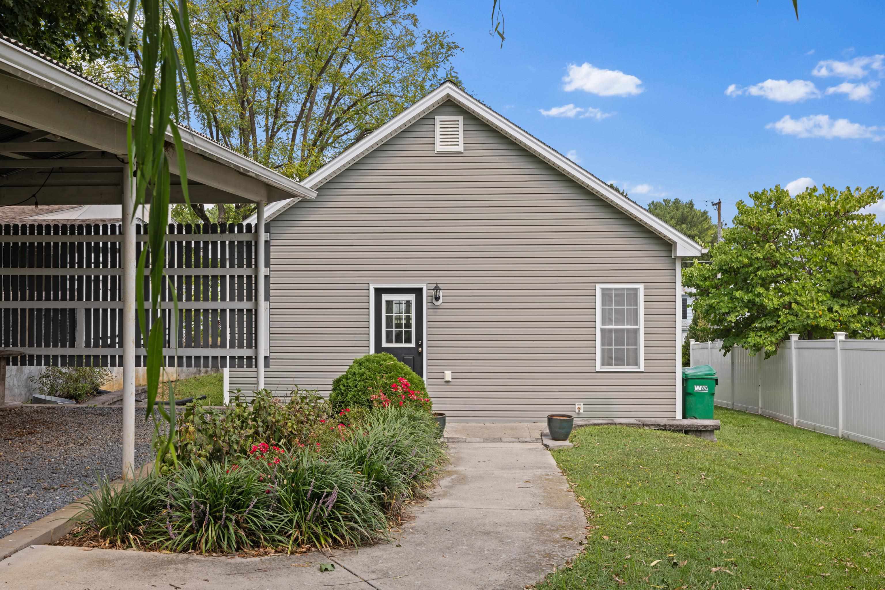 381 MILL ST, DAYTON, Virginia 22821, 3 Bedrooms Bedrooms, ,2 BathroomsBathrooms,Residential,Dayton Charmer,381 MILL ST,681523 MLS # 681523 381 MILL ST, DAYTON, Virginia 22821, 3 Bedrooms Bedrooms, ,2 BathroomsBathrooms,Residential,Dayton Charmer,381 MILL ST,681523 MLS # 681523