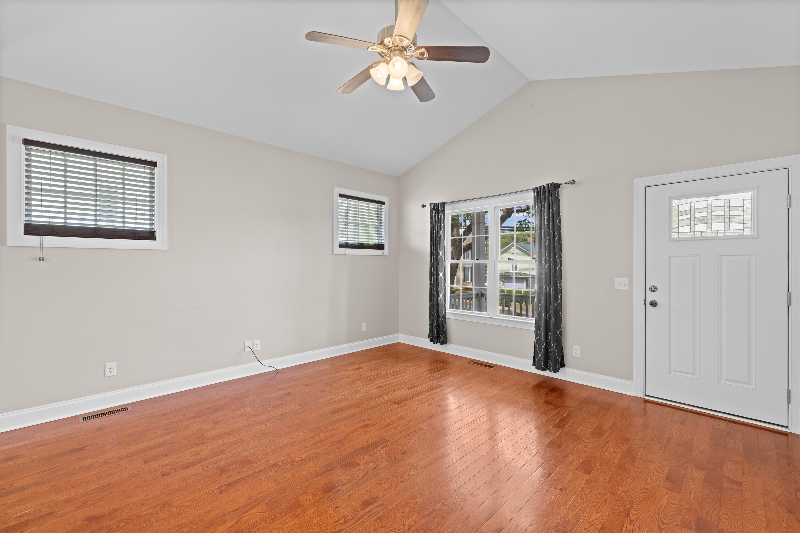 381 MILL ST, DAYTON, Virginia 22821, 3 Bedrooms Bedrooms, ,2 BathroomsBathrooms,Residential,Dayton Charmer,381 MILL ST,681523 MLS # 681523 381 MILL ST, DAYTON, Virginia 22821, 3 Bedrooms Bedrooms, ,2 BathroomsBathrooms,Residential,Dayton Charmer,381 MILL ST,681523 MLS # 681523