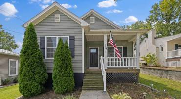 381 MILL ST, DAYTON, Virginia 22821, 3 Bedrooms Bedrooms, ,2 BathroomsBathrooms,Residential,Dayton Charmer,381 MILL ST,681523 MLS # 681523