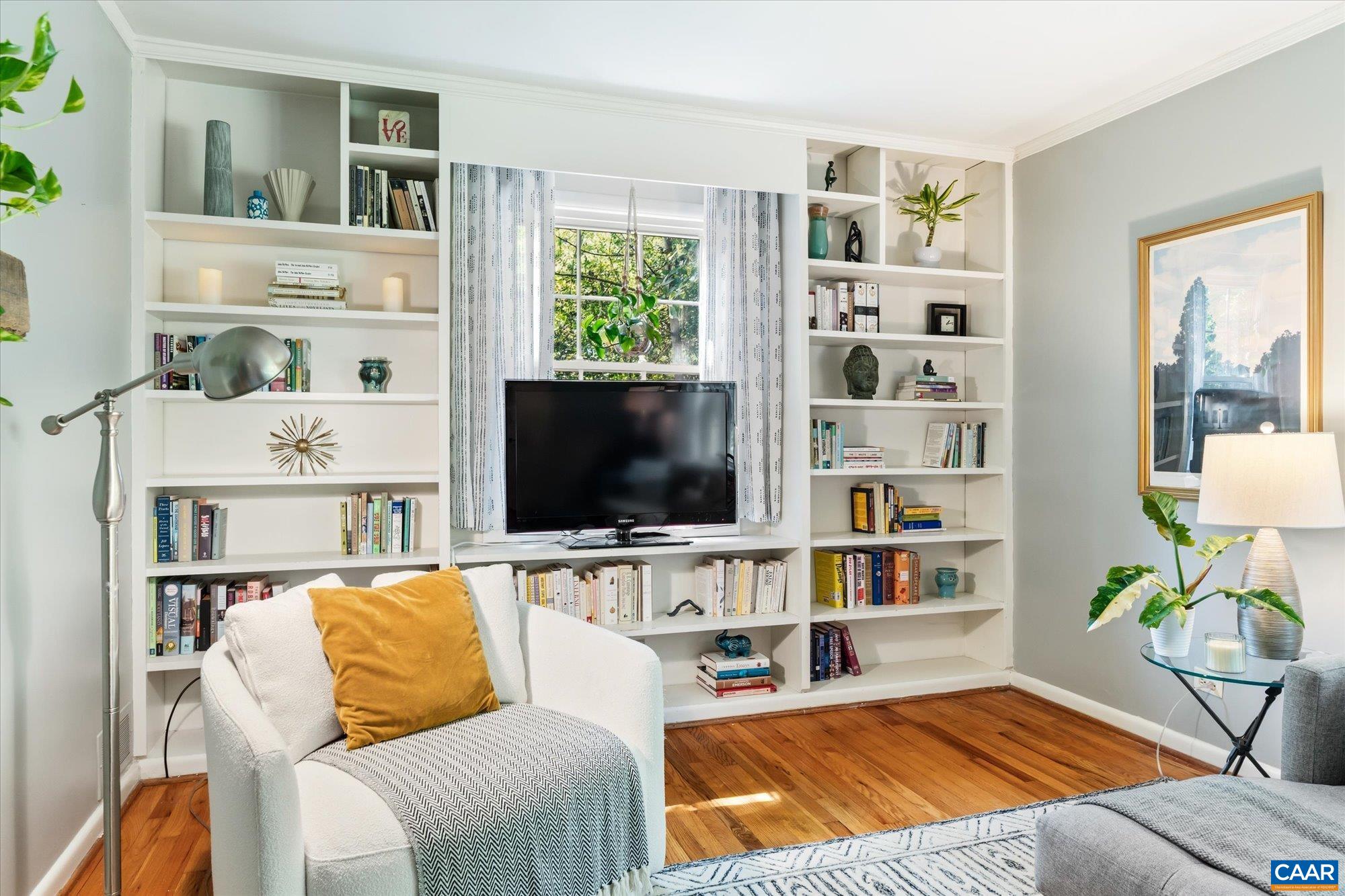 Have a Pinterest field day decorating this space! Have a Pinterest field day decorating this space!