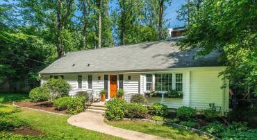 Tons of space and a peaceful yard, tucked away from the road.