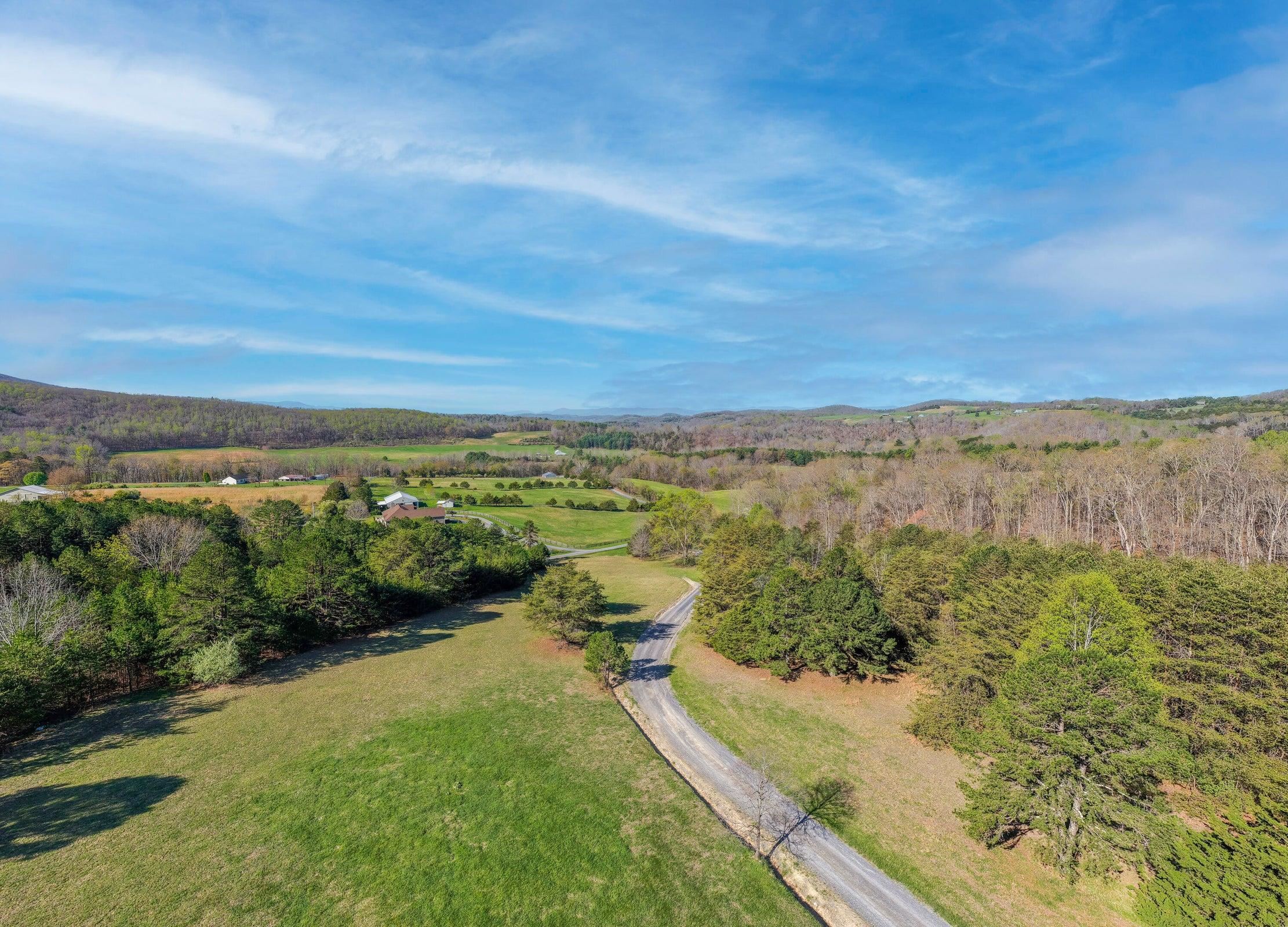 Views extend all the way to the ends of the Shenandoah Valley.