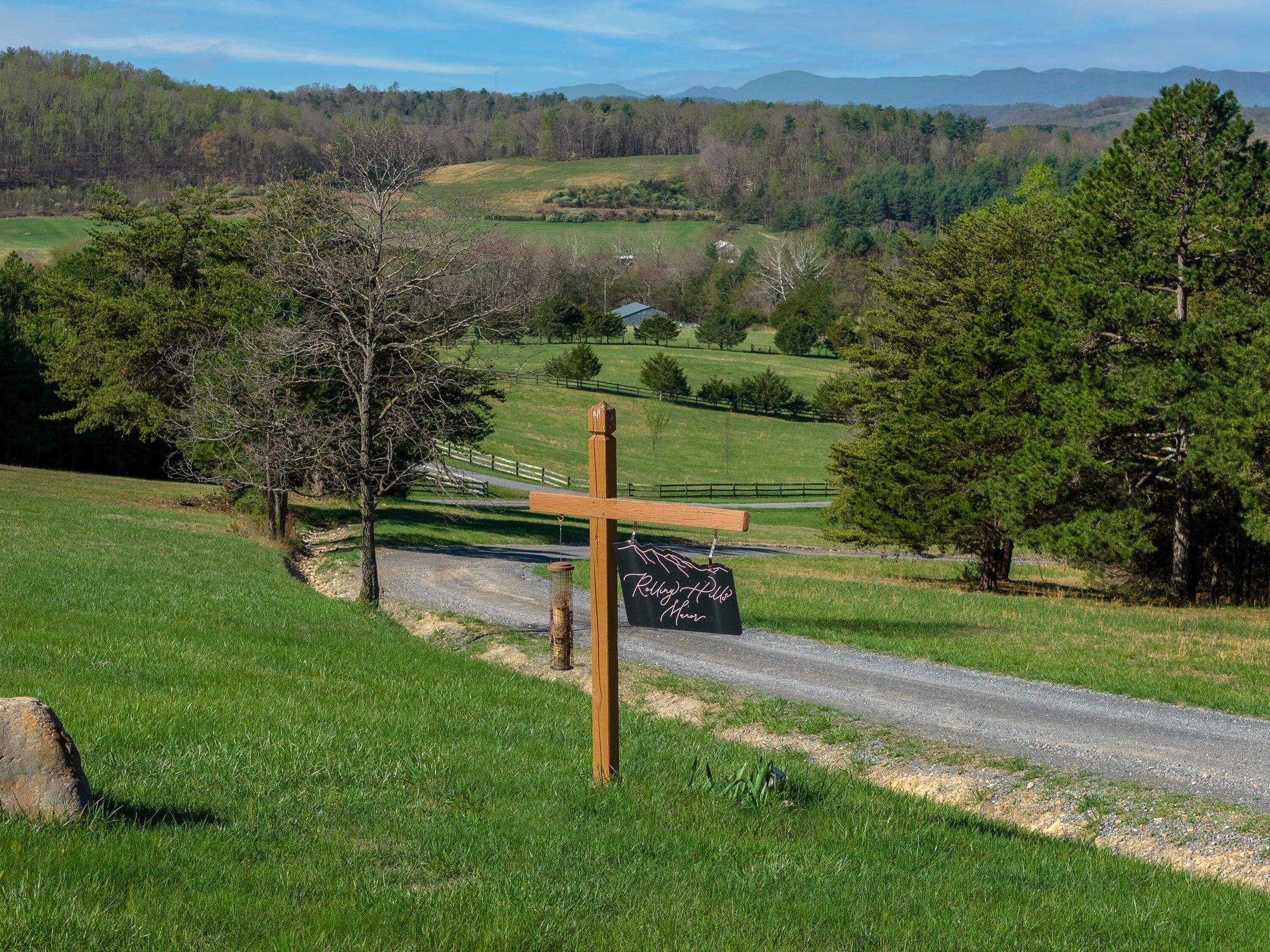 Views extend across the 26 miles of Rockbridge County.
