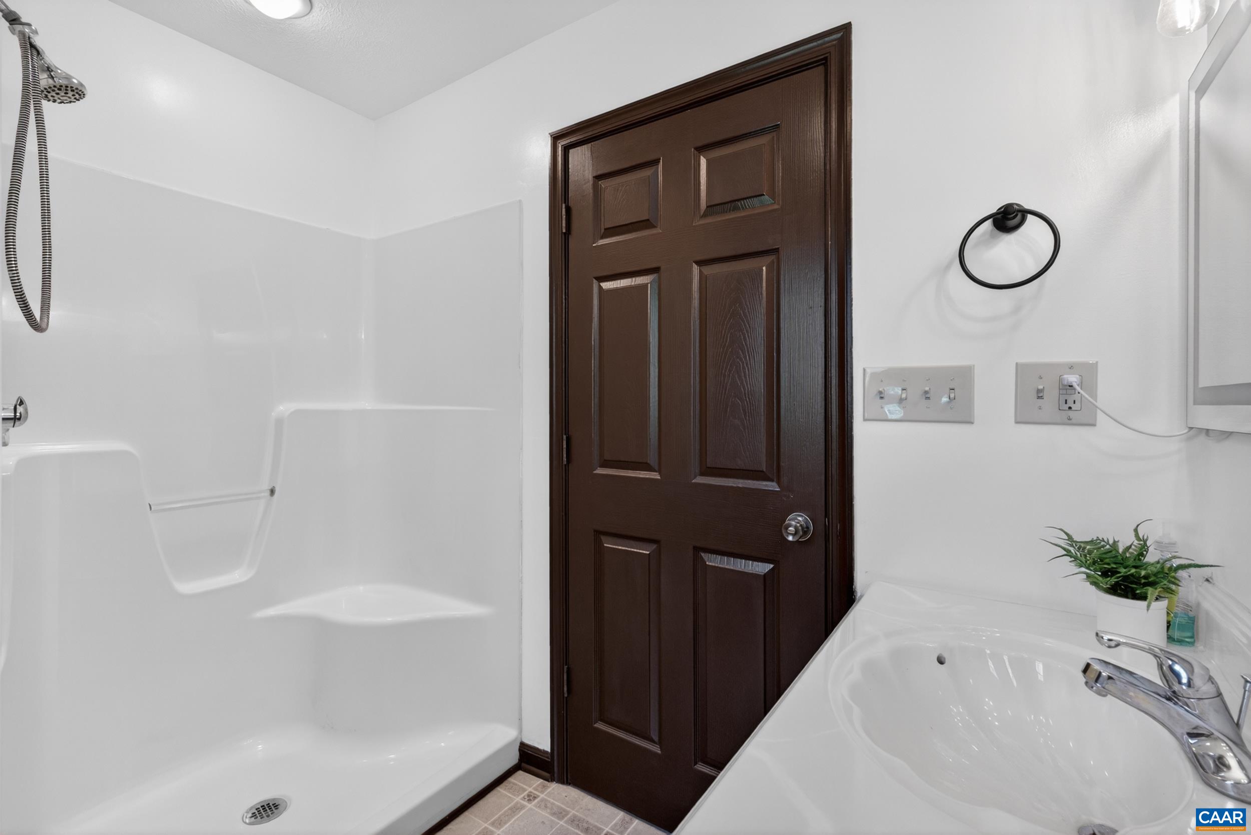 227 OAKLAND DR, MADISON HEIGHTS, Virginia 24572, 3 Bedrooms Bedrooms, ,2 BathroomsBathrooms,Residential,LOT 15 SEC 4 OAKLAND DR 148F2 2 15,227 OAKLAND DR,681539 MLS # 681539