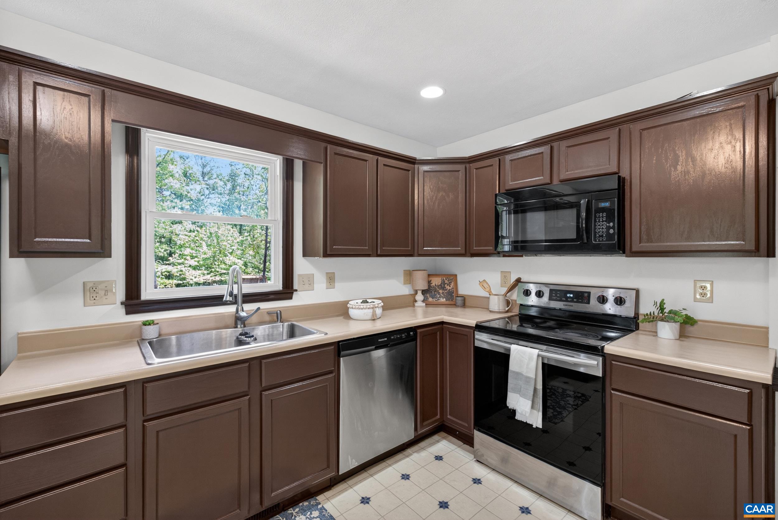 227 OAKLAND DR, MADISON HEIGHTS, Virginia 24572, 3 Bedrooms Bedrooms, ,2 BathroomsBathrooms,Residential,LOT 15 SEC 4 OAKLAND DR 148F2 2 15,227 OAKLAND DR,681539 MLS # 681539
