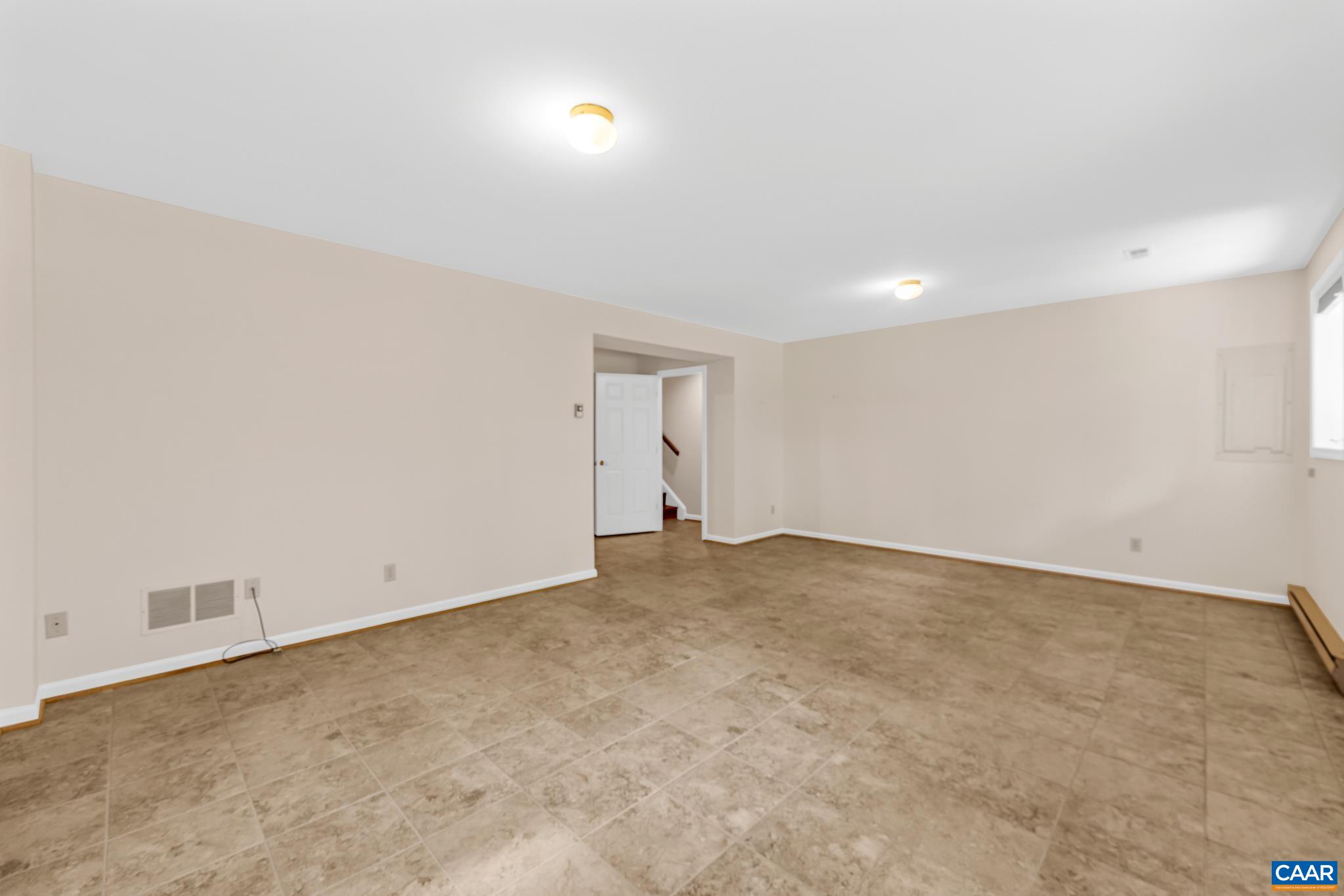 1259 BRANCHLANDS DR, CHARLOTTESVILLE, Virginia 22901, 3 Bedrooms Bedrooms, ,3 BathroomsBathrooms,Residential,Branchlands Townhome in Garden Court,1259 BRANCHLANDS DR,681550 MLS # 681550