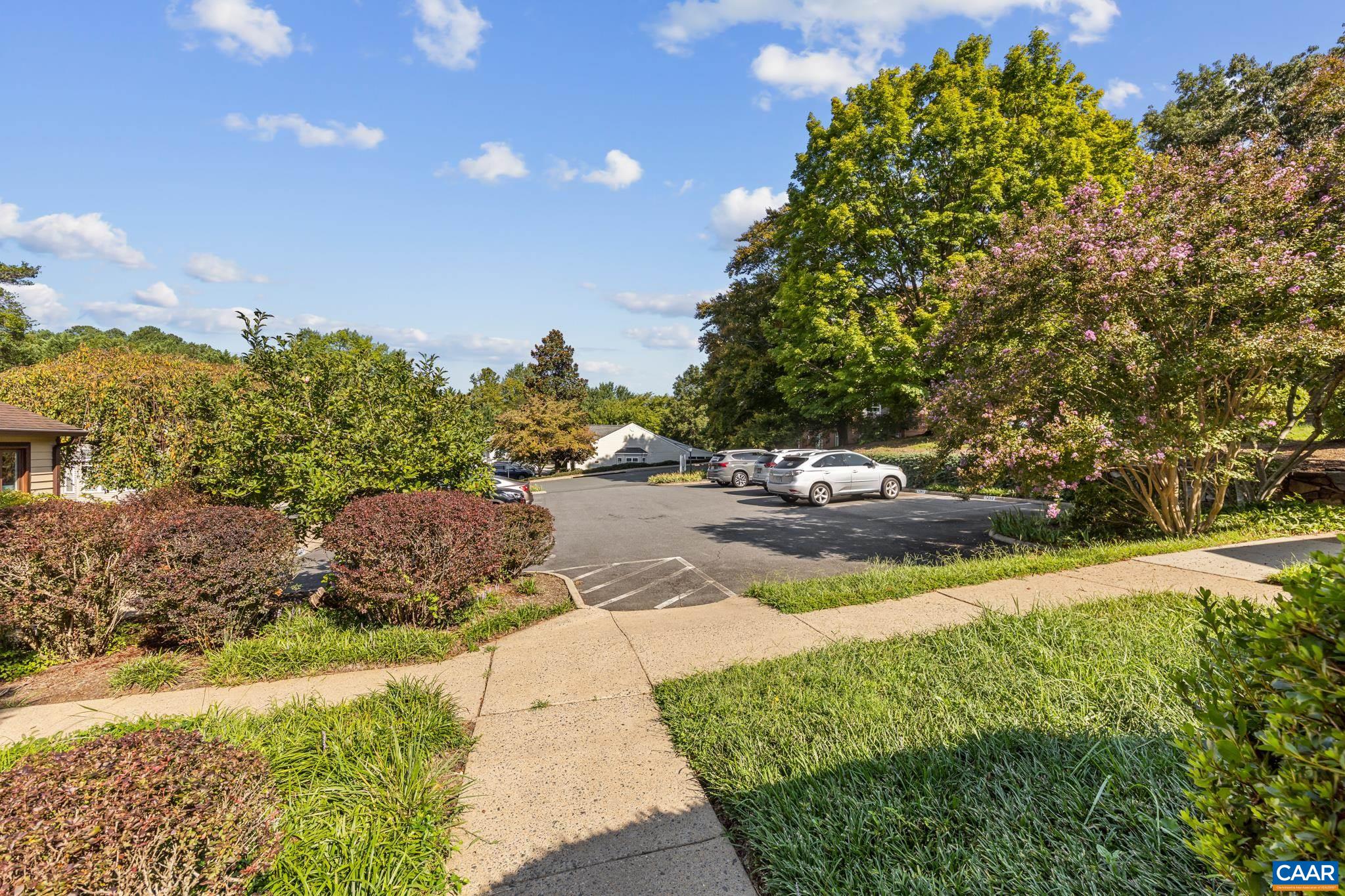 1259 BRANCHLANDS DR, CHARLOTTESVILLE, Virginia 22901, 3 Bedrooms Bedrooms, ,3 BathroomsBathrooms,Residential,Branchlands Townhome in Garden Court,1259 BRANCHLANDS DR,681550 MLS # 681550