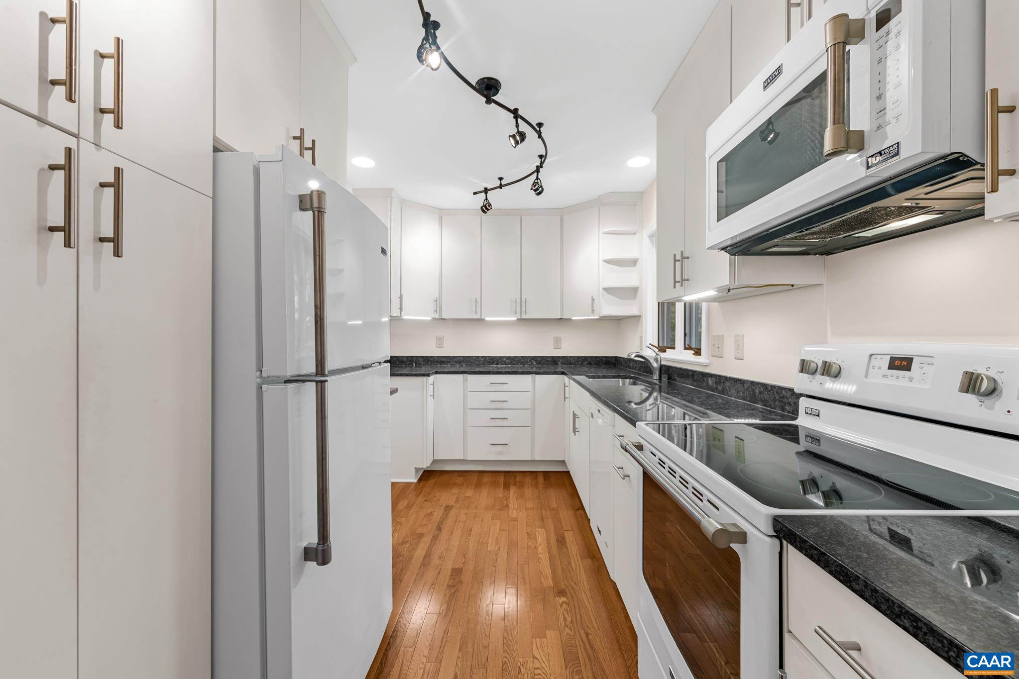 1259 BRANCHLANDS DR, CHARLOTTESVILLE, Virginia 22901, 3 Bedrooms Bedrooms, ,3 BathroomsBathrooms,Residential,Branchlands Townhome in Garden Court,1259 BRANCHLANDS DR,681550 MLS # 681550
