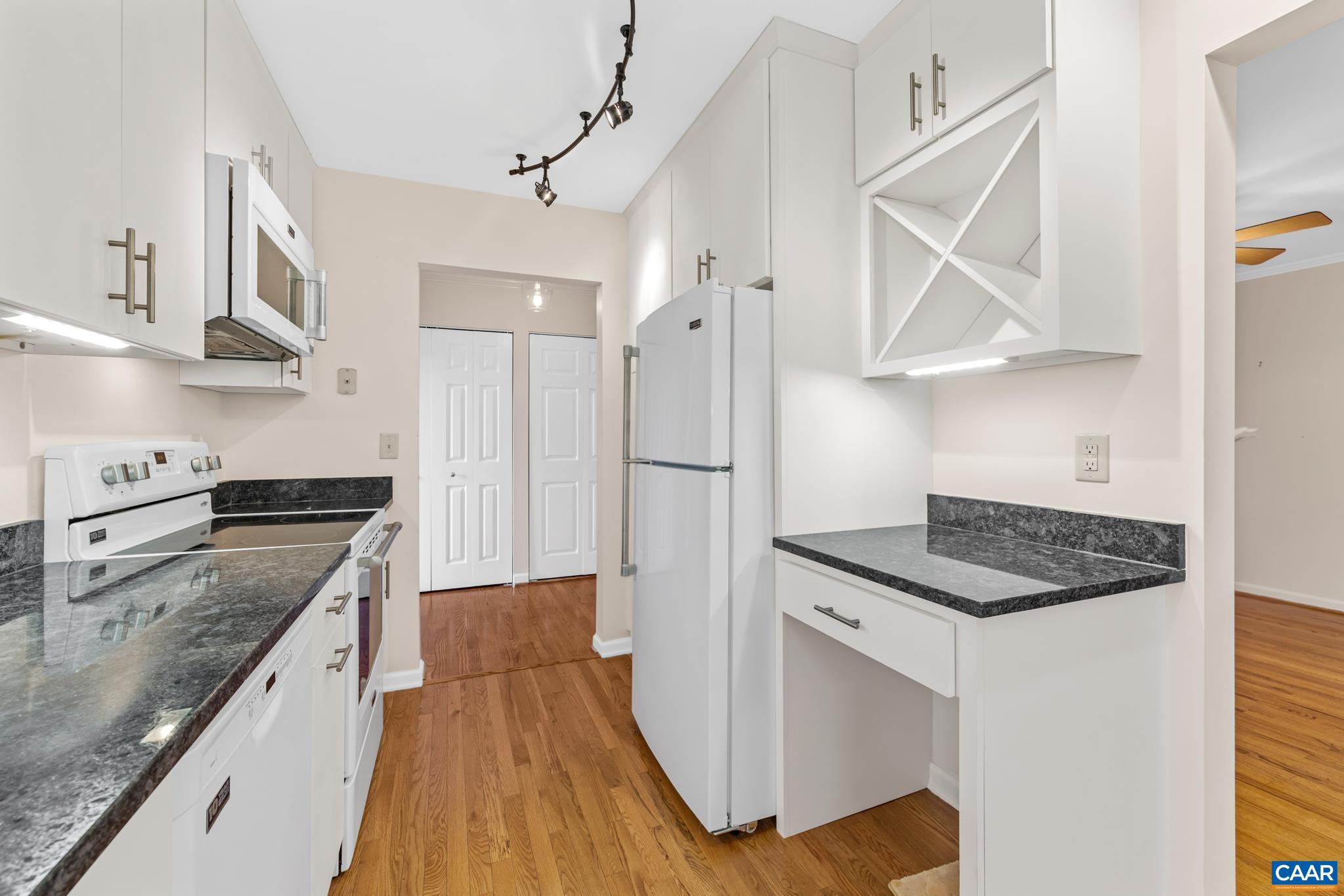 1259 BRANCHLANDS DR, CHARLOTTESVILLE, Virginia 22901, 3 Bedrooms Bedrooms, ,3 BathroomsBathrooms,Residential,Branchlands Townhome in Garden Court,1259 BRANCHLANDS DR,681550 MLS # 681550