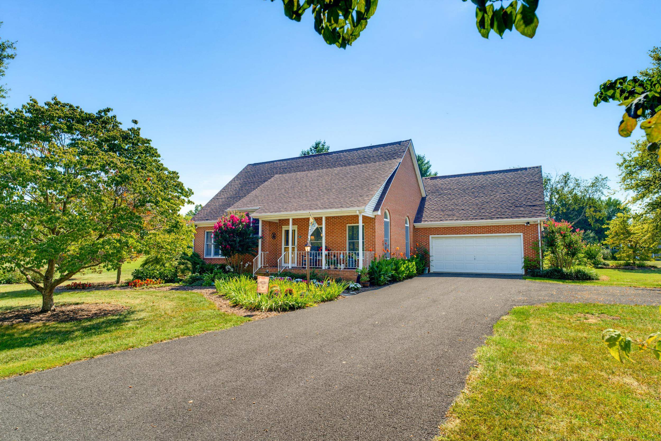 71 WILLOW LN, WAYNESBORO, Virginia 22980, 3 Bedrooms Bedrooms, ,2 BathroomsBathrooms,Residential,71 WILLOW LN,681551 MLS # 681551