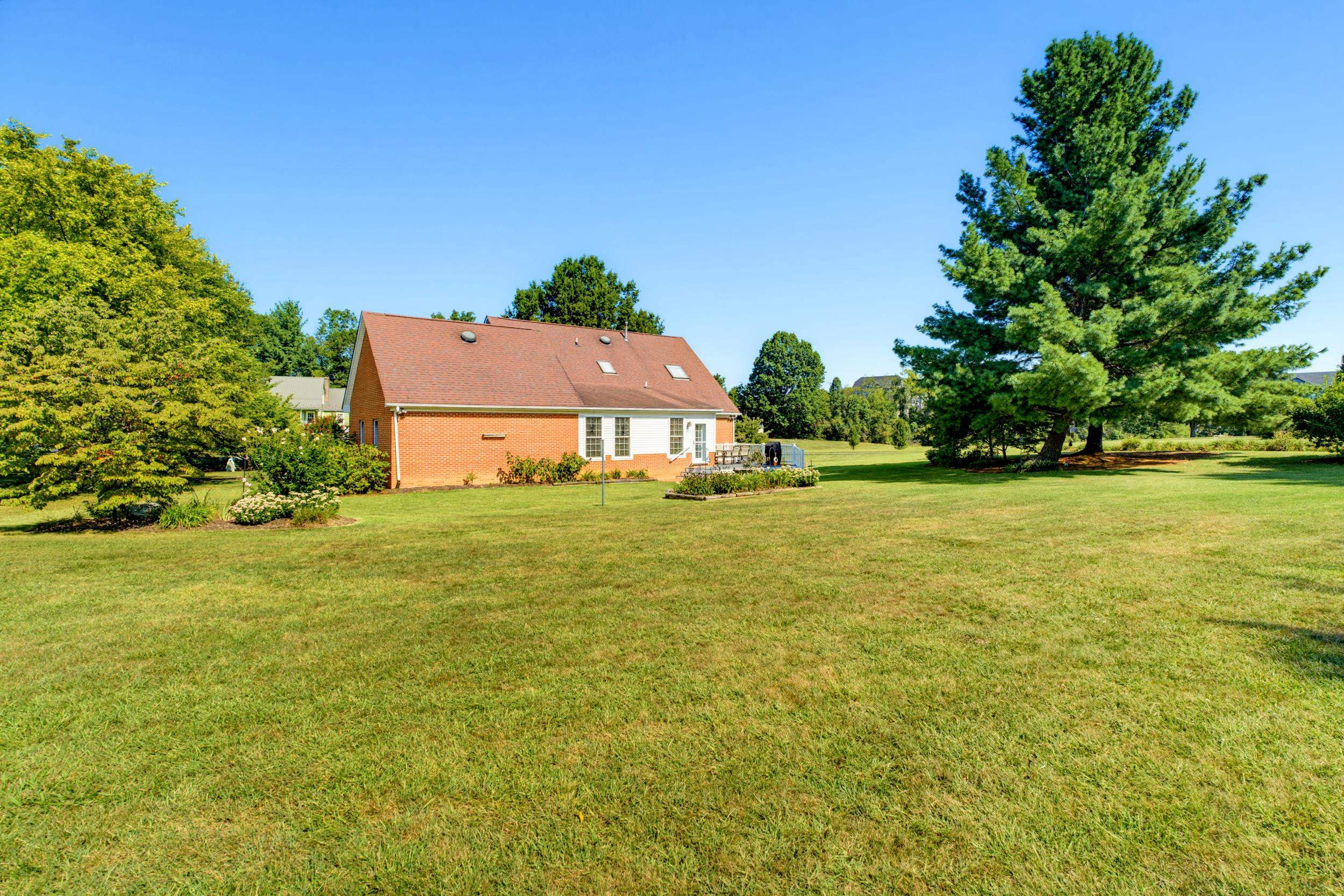 71 WILLOW LN, WAYNESBORO, Virginia 22980, 3 Bedrooms Bedrooms, ,2 BathroomsBathrooms,Residential,71 WILLOW LN,681551 MLS # 681551