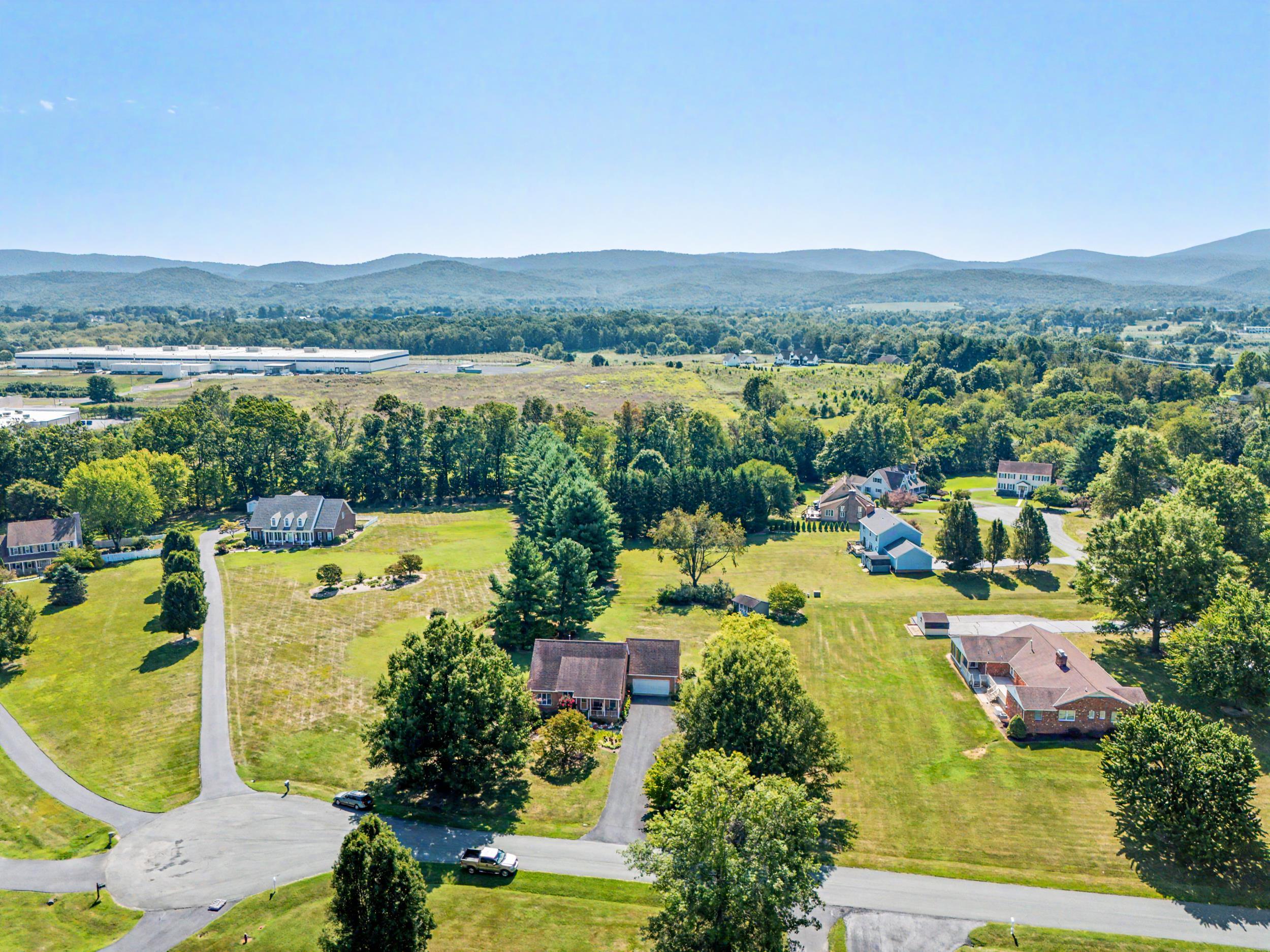 71 WILLOW LN, WAYNESBORO, Virginia 22980, 3 Bedrooms Bedrooms, ,2 BathroomsBathrooms,Residential,71 WILLOW LN,681551 MLS # 681551