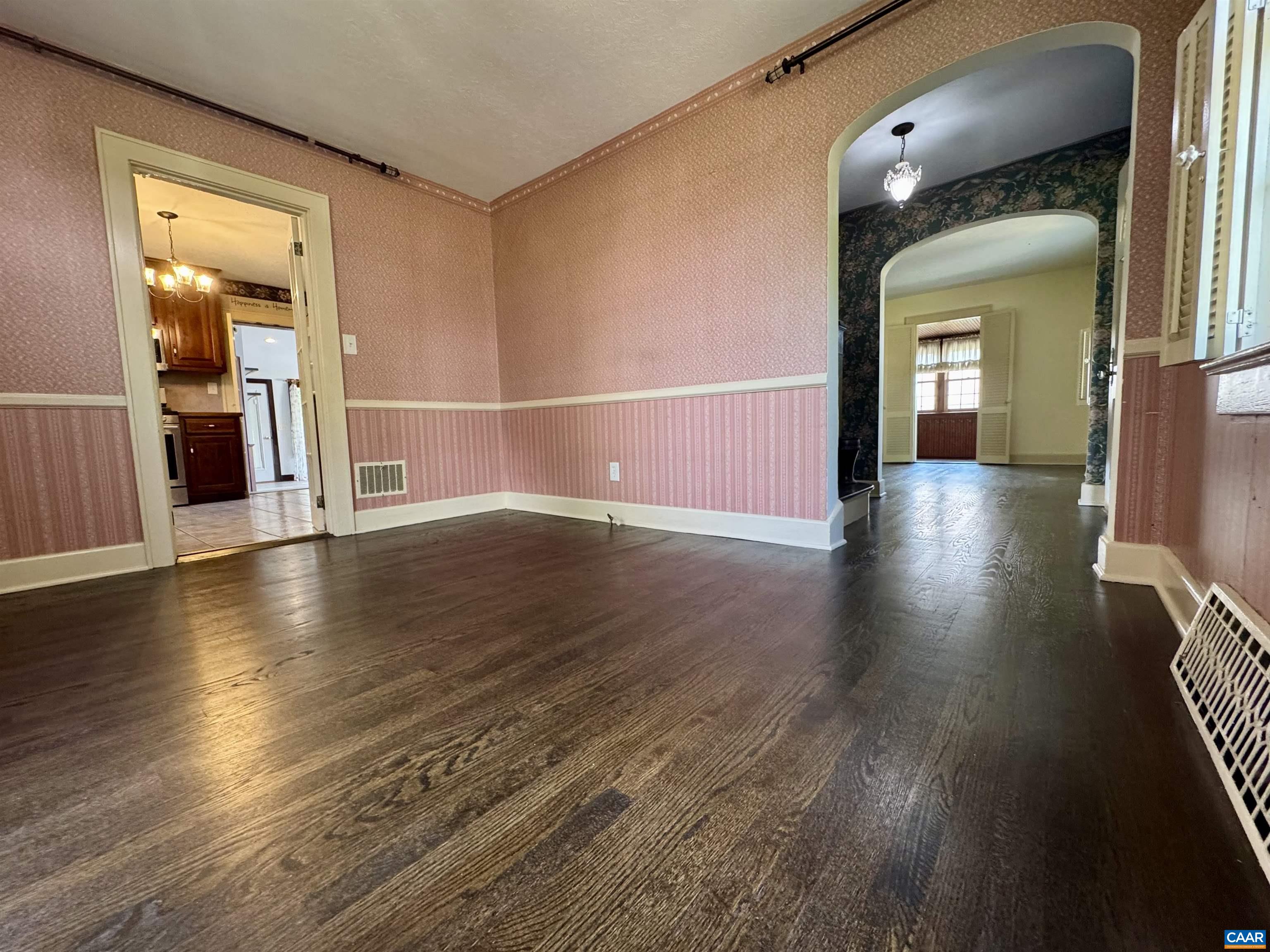 701 DONAGHE ST, STAUNTON, Virginia 24401, 3 Bedrooms Bedrooms, ,2 BathroomsBathrooms,Residential,Gypsy Hill Dutch Colonial,701 DONAGHE ST,681555 MLS # 681555 701 DONAGHE ST, STAUNTON, Virginia 24401, 3 Bedrooms Bedrooms, ,2 BathroomsBathrooms,Residential,Gypsy Hill Dutch Colonial,701 DONAGHE ST,681555 MLS # 681555