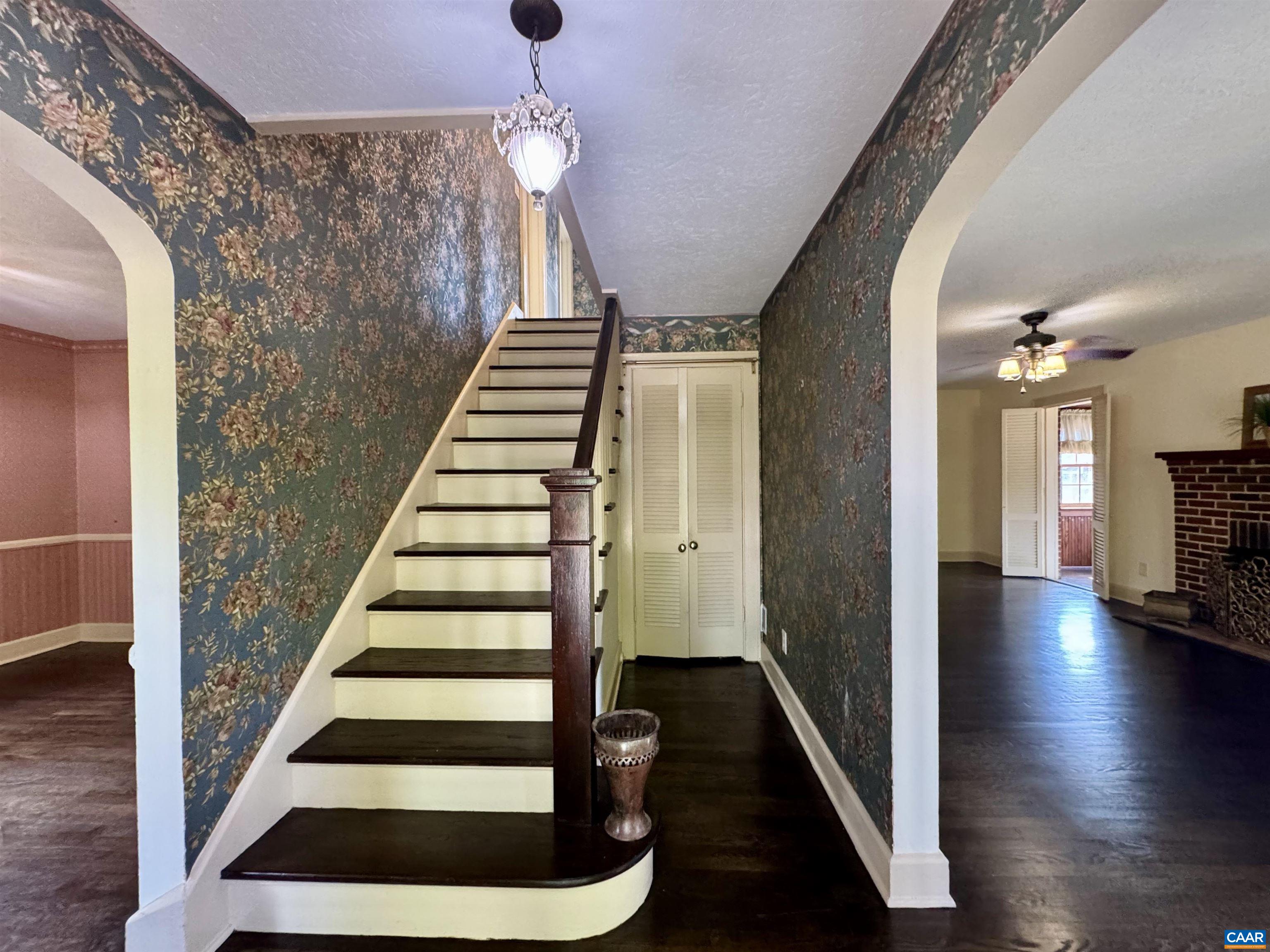 701 DONAGHE ST, STAUNTON, Virginia 24401, 3 Bedrooms Bedrooms, ,2 BathroomsBathrooms,Residential,Gypsy Hill Dutch Colonial,701 DONAGHE ST,681555 MLS # 681555 701 DONAGHE ST, STAUNTON, Virginia 24401, 3 Bedrooms Bedrooms, ,2 BathroomsBathrooms,Residential,Gypsy Hill Dutch Colonial,701 DONAGHE ST,681555 MLS # 681555
