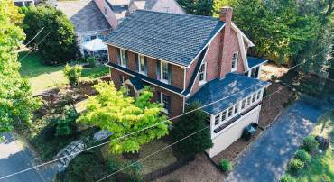 701 DONAGHE ST, STAUNTON, Virginia 24401, 3 Bedrooms Bedrooms, ,2 BathroomsBathrooms,Residential,Gypsy Hill Dutch Colonial,701 DONAGHE ST,681555 MLS # 681555