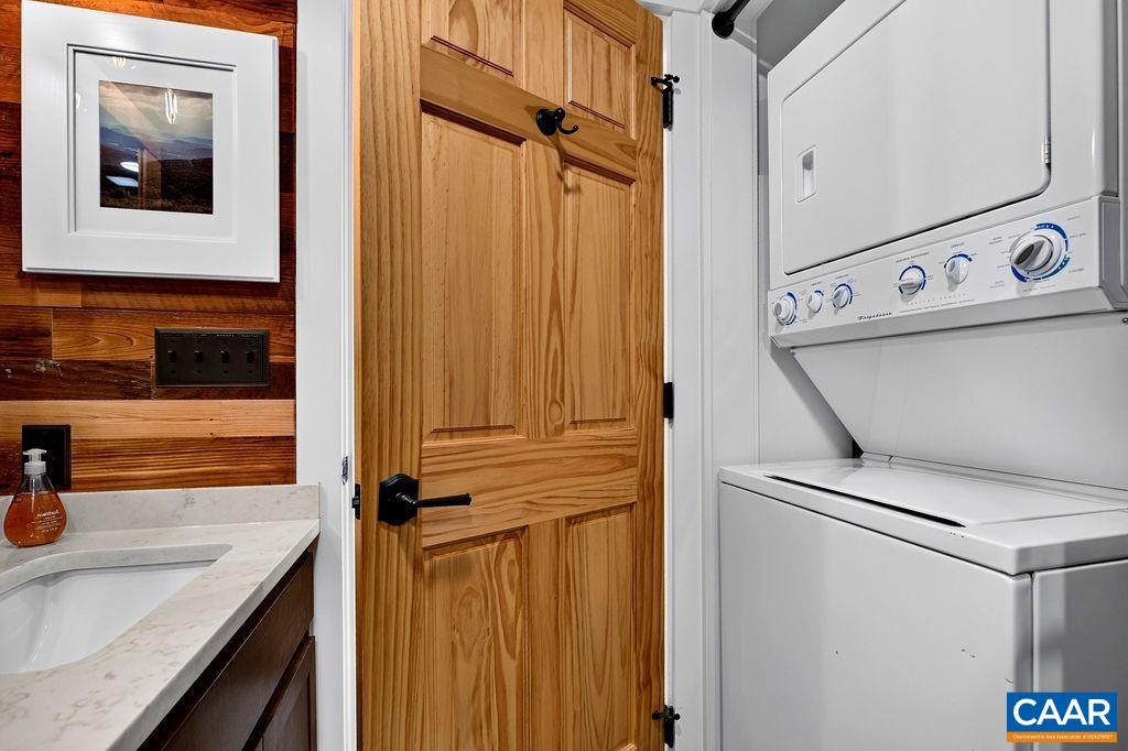 1623 OVERLOOK, WINTERGREEN, Virginia 22967, 2 Bedrooms Bedrooms, ,2 BathroomsBathrooms,Residential,Big Chill,1623 OVERLOOK,681400 MLS # 681400 1623 OVERLOOK, WINTERGREEN, Virginia 22967, 2 Bedrooms Bedrooms, ,2 BathroomsBathrooms,Residential,Big Chill,1623 OVERLOOK,681400 MLS # 681400