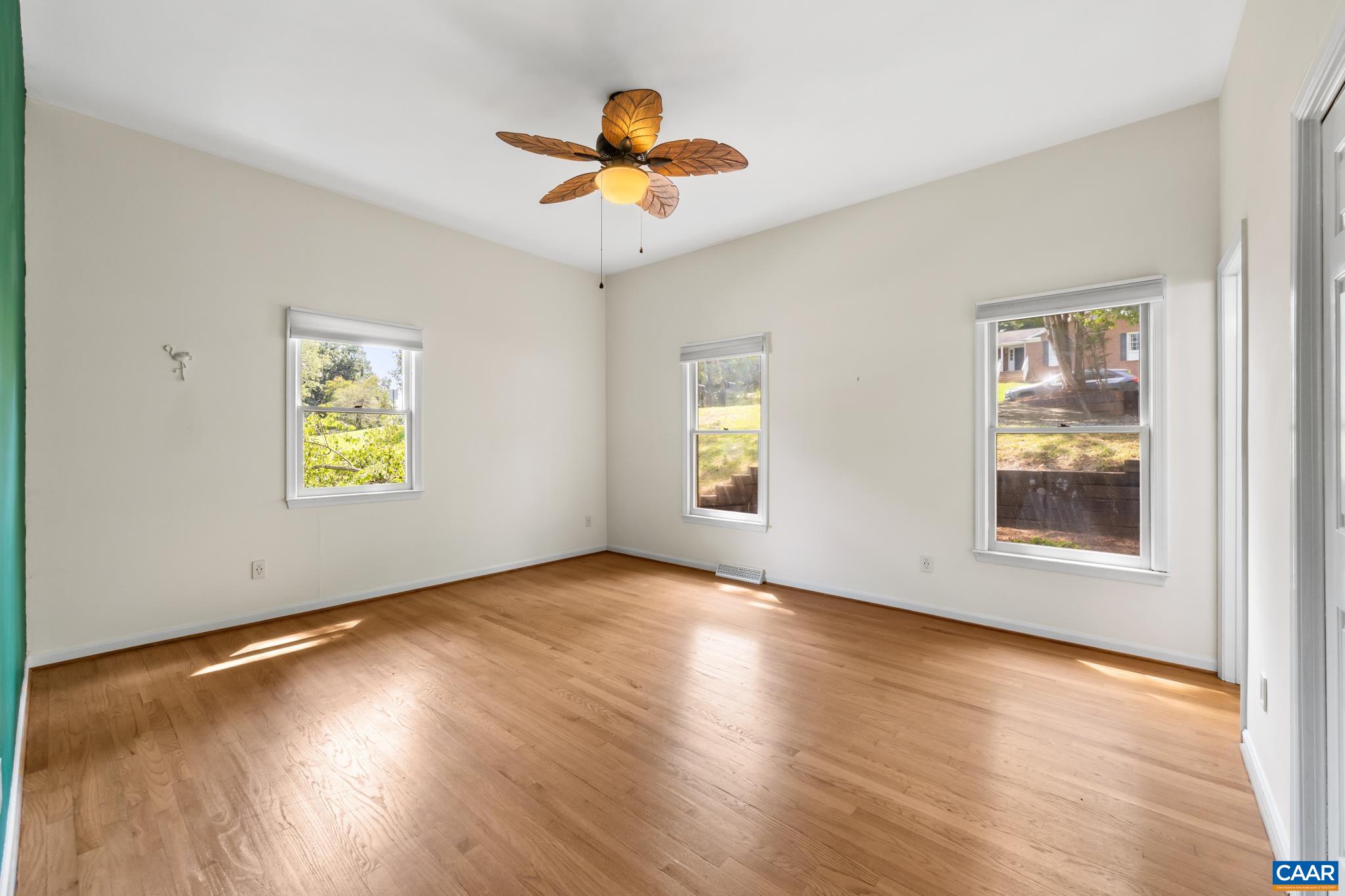 412 BERWICK CT, CHARLOTTESVILLE, Virginia 22901, 4 Bedrooms Bedrooms, ,3 BathroomsBathrooms,Residential,412 BERWICK CT,681561 MLS # 681561 412 BERWICK CT, CHARLOTTESVILLE, Virginia 22901, 4 Bedrooms Bedrooms, ,3 BathroomsBathrooms,Residential,412 BERWICK CT,681561 MLS # 681561