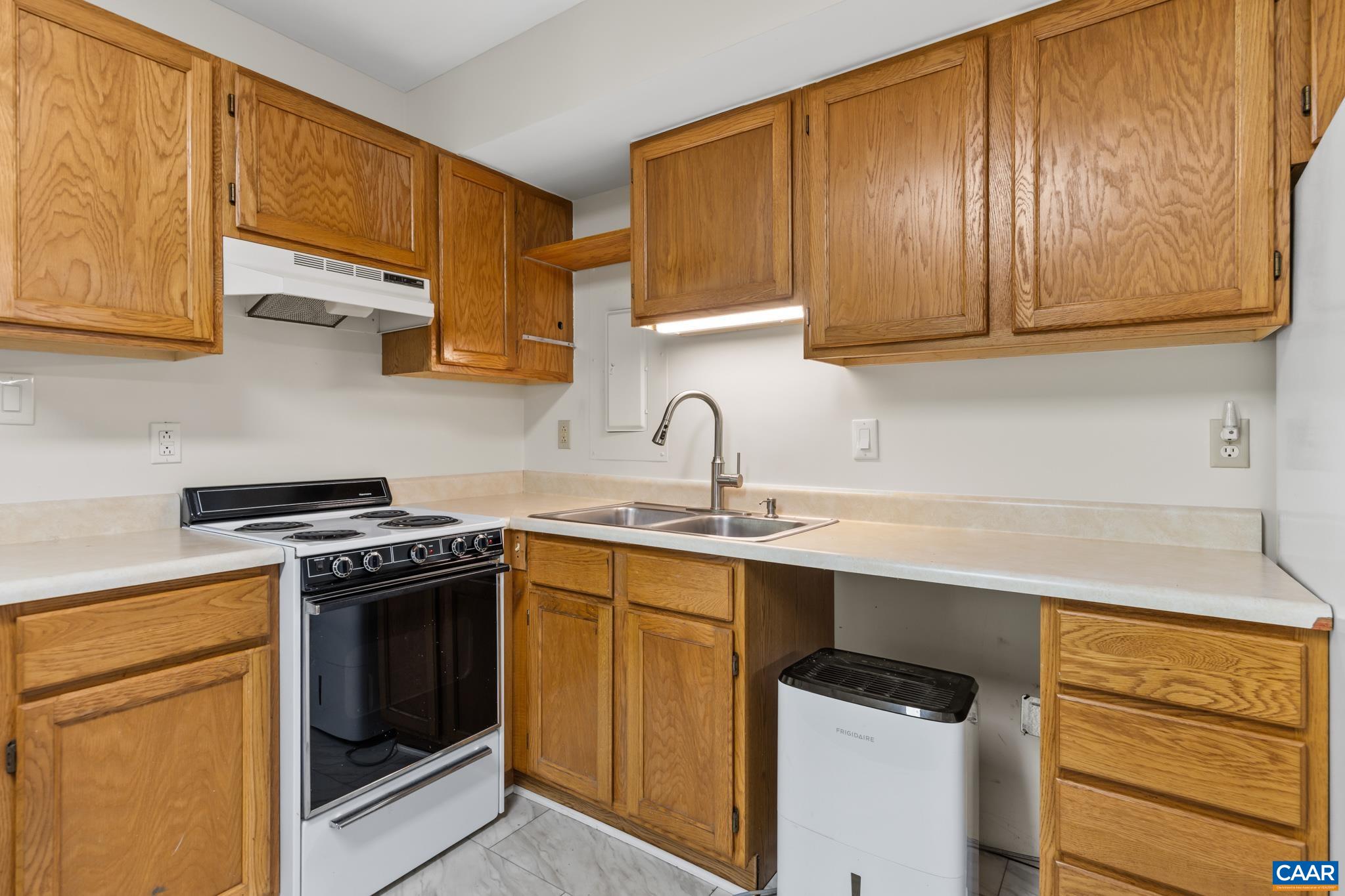 412 BERWICK CT, CHARLOTTESVILLE, Virginia 22901, 4 Bedrooms Bedrooms, ,3 BathroomsBathrooms,Residential,412 BERWICK CT,681561 MLS # 681561 412 BERWICK CT, CHARLOTTESVILLE, Virginia 22901, 4 Bedrooms Bedrooms, ,3 BathroomsBathrooms,Residential,412 BERWICK CT,681561 MLS # 681561