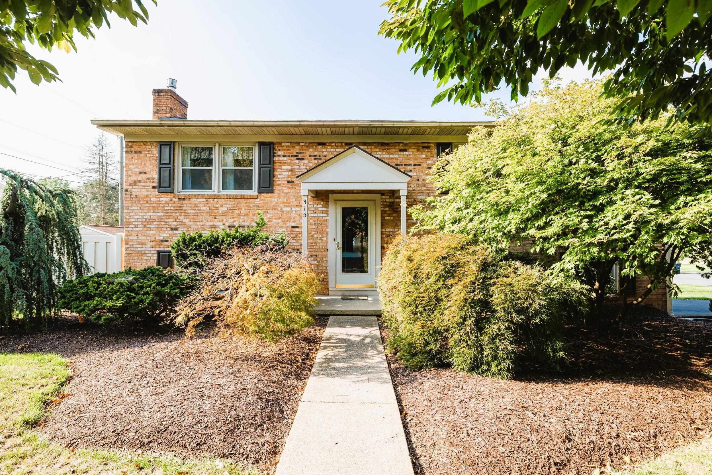 315 7TH ST, HARRISONBURG, Virginia 22802, 4 Bedrooms Bedrooms, ,2 BathroomsBathrooms,Residential,315 7TH ST,681566 MLS # 681566 315 7TH ST, HARRISONBURG, Virginia 22802, 4 Bedrooms Bedrooms, ,2 BathroomsBathrooms,Residential,315 7TH ST,681566 MLS # 681566