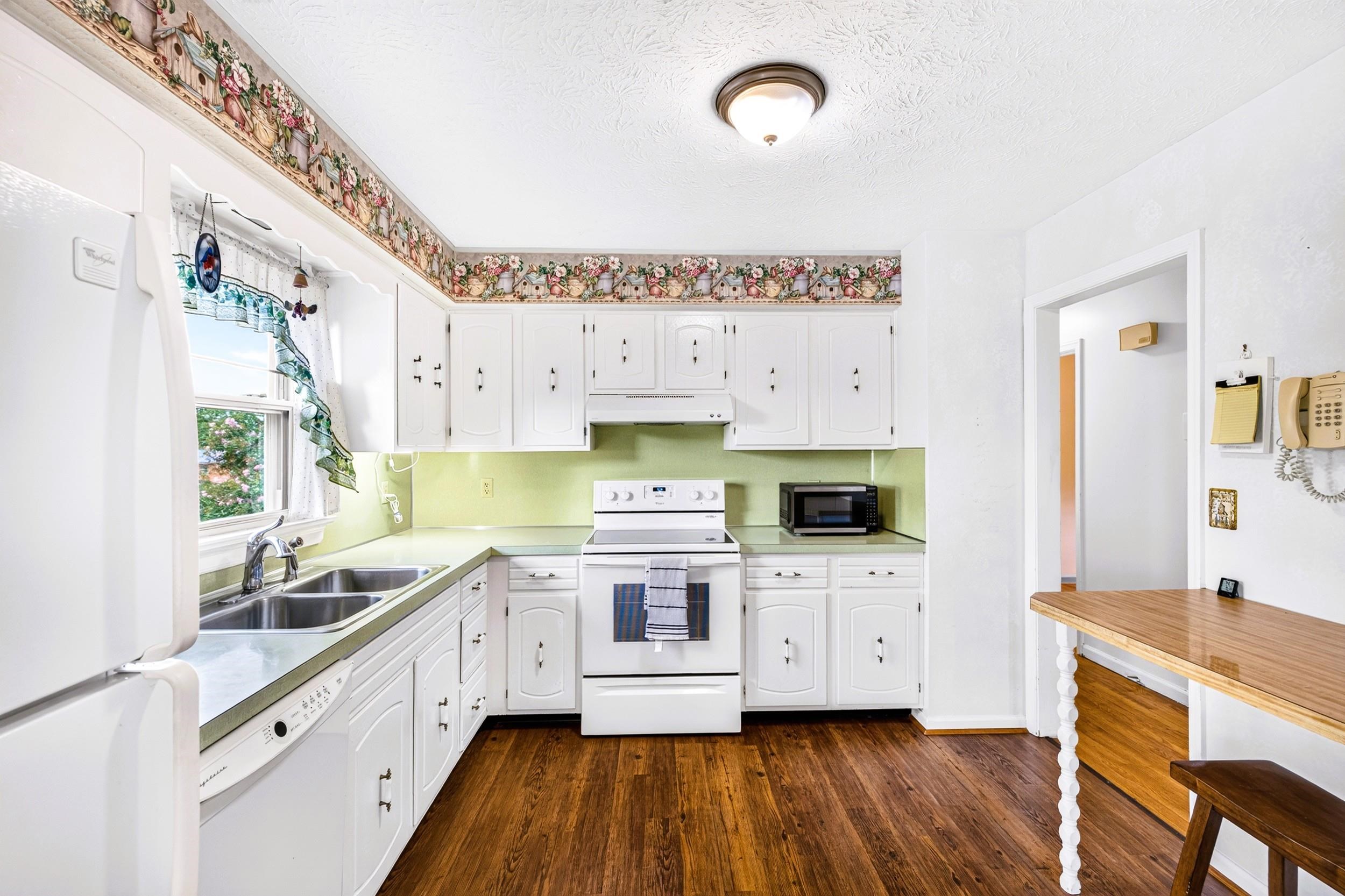 315 7TH ST, HARRISONBURG, Virginia 22802, 4 Bedrooms Bedrooms, ,2 BathroomsBathrooms,Residential,315 7TH ST,681566 MLS # 681566 315 7TH ST, HARRISONBURG, Virginia 22802, 4 Bedrooms Bedrooms, ,2 BathroomsBathrooms,Residential,315 7TH ST,681566 MLS # 681566