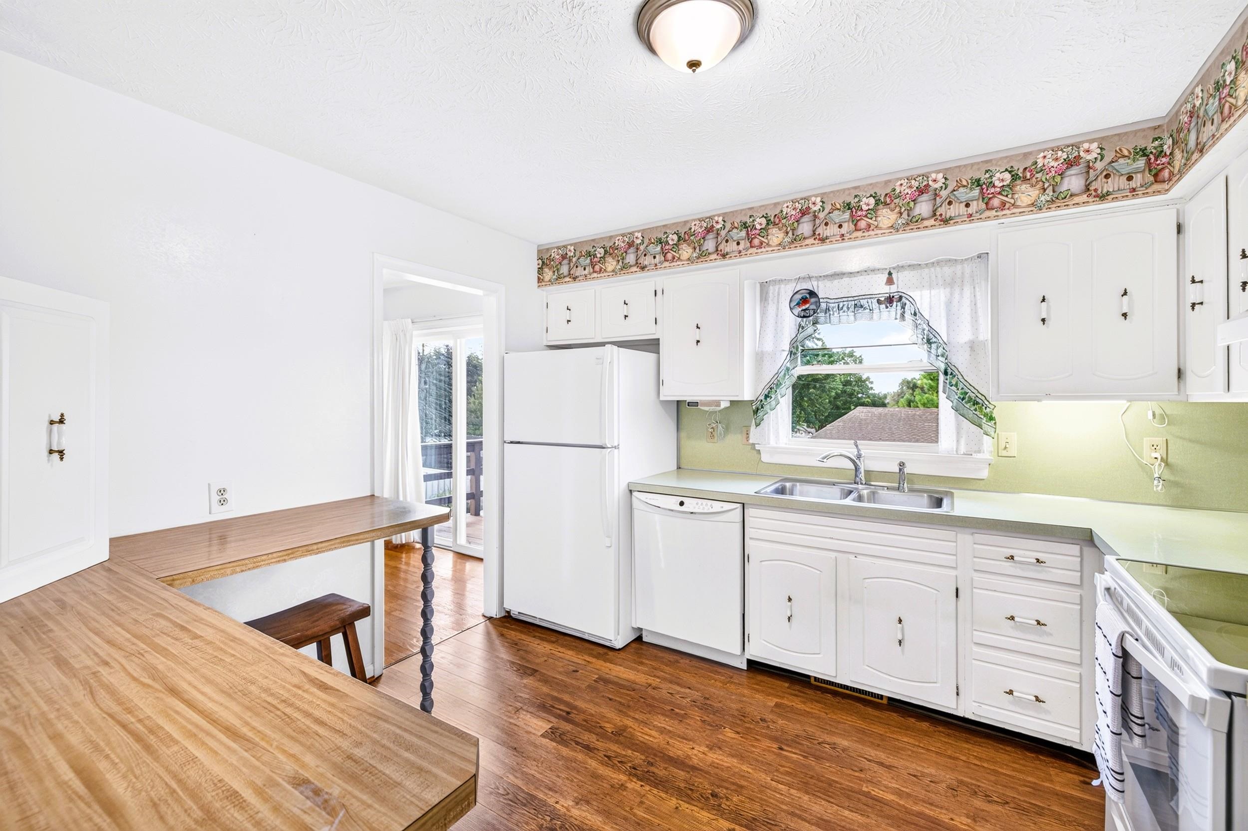 315 7TH ST, HARRISONBURG, Virginia 22802, 4 Bedrooms Bedrooms, ,2 BathroomsBathrooms,Residential,315 7TH ST,681566 MLS # 681566 315 7TH ST, HARRISONBURG, Virginia 22802, 4 Bedrooms Bedrooms, ,2 BathroomsBathrooms,Residential,315 7TH ST,681566 MLS # 681566