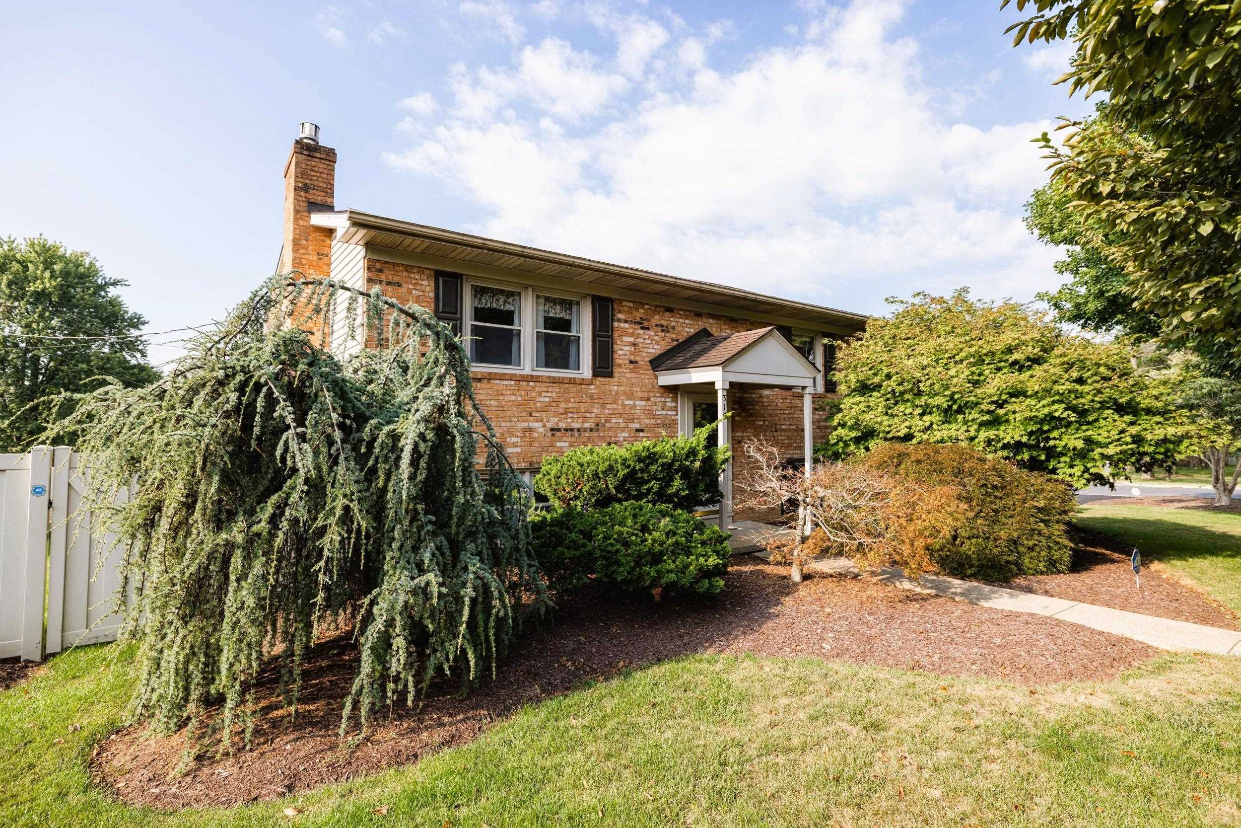 315 7TH ST, HARRISONBURG, Virginia 22802, 4 Bedrooms Bedrooms, ,2 BathroomsBathrooms,Residential,315 7TH ST,681566 MLS # 681566 315 7TH ST, HARRISONBURG, Virginia 22802, 4 Bedrooms Bedrooms, ,2 BathroomsBathrooms,Residential,315 7TH ST,681566 MLS # 681566