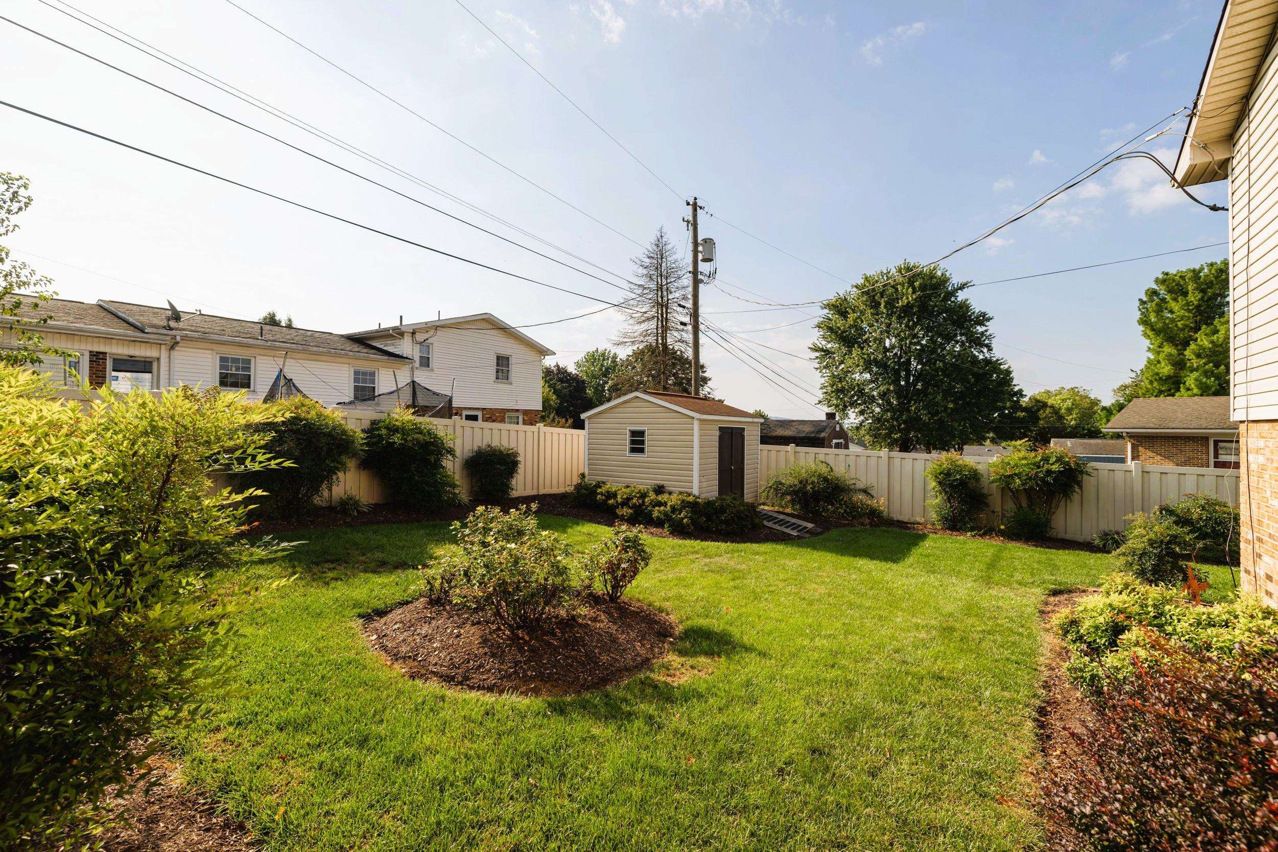 315 7TH ST, HARRISONBURG, Virginia 22802, 4 Bedrooms Bedrooms, ,2 BathroomsBathrooms,Residential,315 7TH ST,681566 MLS # 681566 315 7TH ST, HARRISONBURG, Virginia 22802, 4 Bedrooms Bedrooms, ,2 BathroomsBathrooms,Residential,315 7TH ST,681566 MLS # 681566