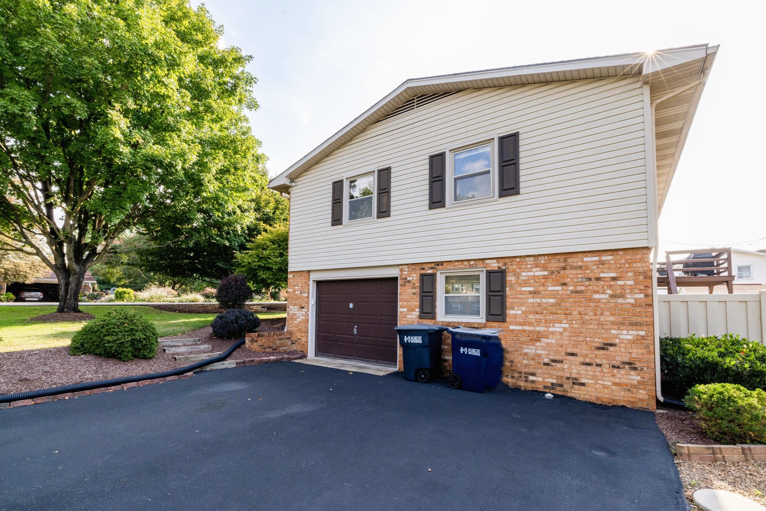 315 7TH ST, HARRISONBURG, Virginia 22802, 4 Bedrooms Bedrooms, ,2 BathroomsBathrooms,Residential,315 7TH ST,681566 MLS # 681566 315 7TH ST, HARRISONBURG, Virginia 22802, 4 Bedrooms Bedrooms, ,2 BathroomsBathrooms,Residential,315 7TH ST,681566 MLS # 681566