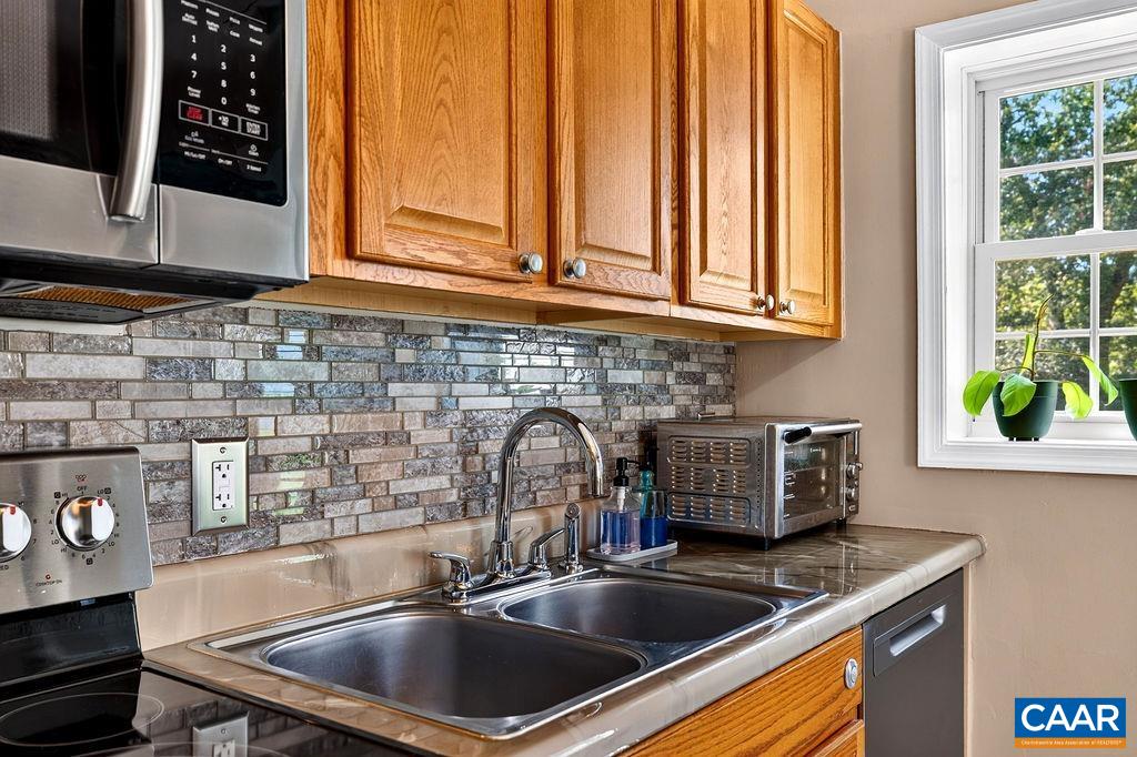 5869 MCCOMB ST, CROZET, Virginia 22932, 2 Bedrooms Bedrooms, ,1 BathroomBathrooms,Residential,5869 MCCOMB ST,681572 MLS # 681572