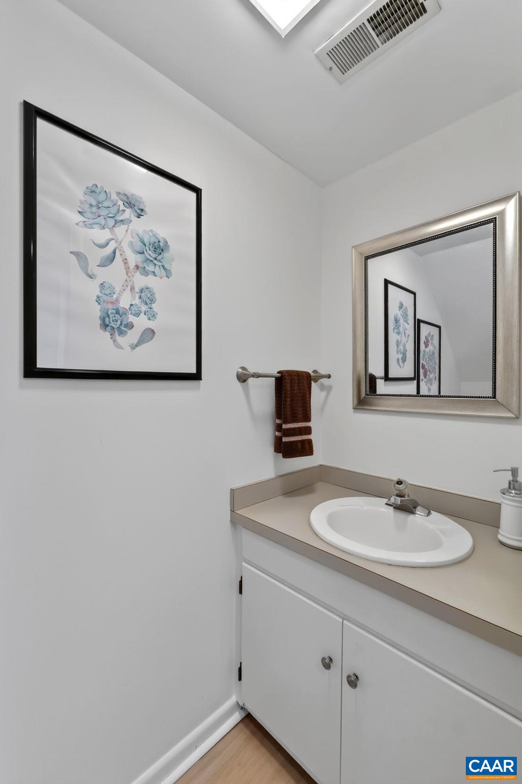 718 MERION GREENE, CHARLOTTESVILLE, Virginia 22901, 2 Bedrooms Bedrooms, ,2 BathroomsBathrooms,Residential,718 MERION GREENE,681573 MLS # 681573 718 MERION GREENE, CHARLOTTESVILLE, Virginia 22901, 2 Bedrooms Bedrooms, ,2 BathroomsBathrooms,Residential,718 MERION GREENE,681573 MLS # 681573