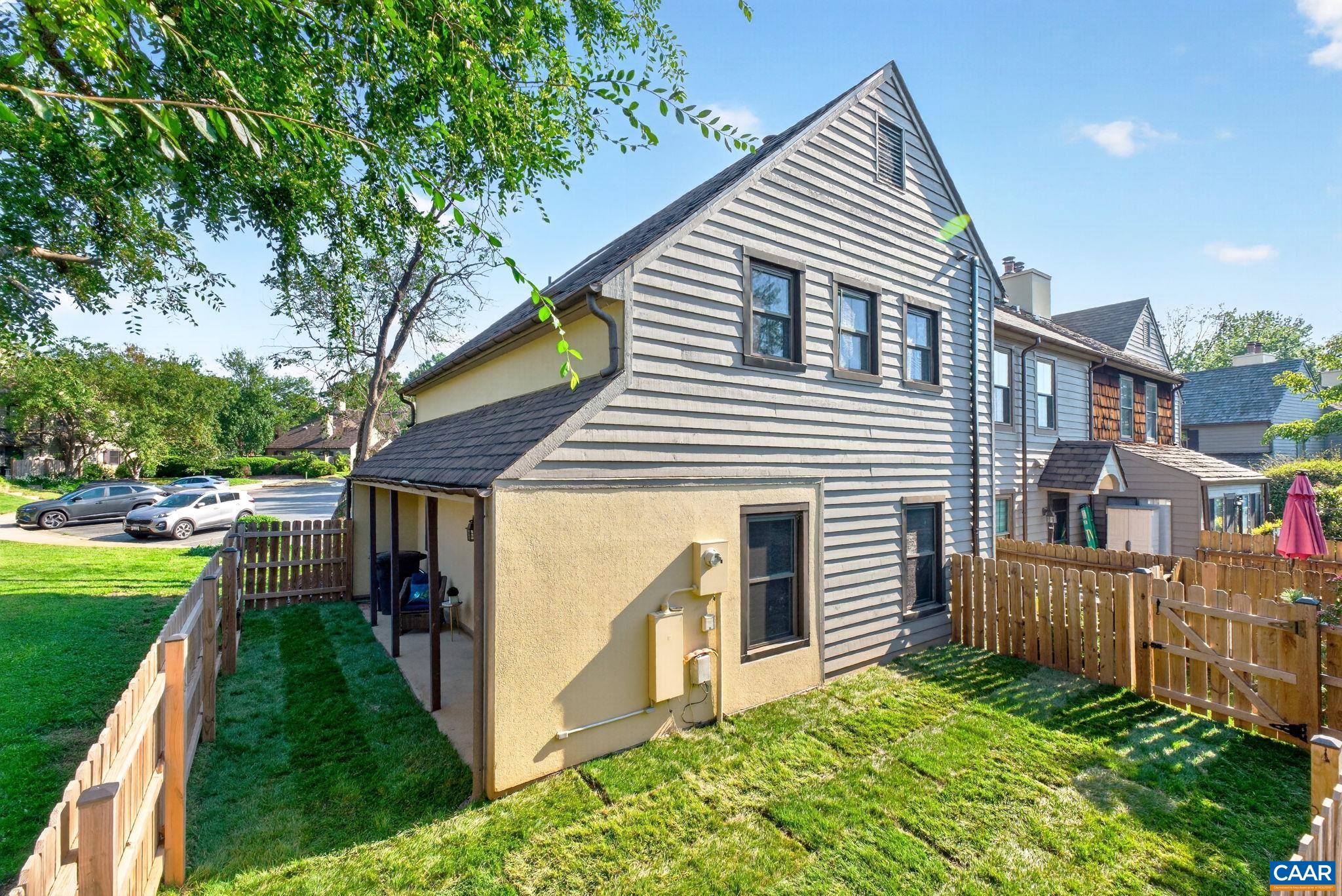 718 MERION GREENE, CHARLOTTESVILLE, Virginia 22901, 2 Bedrooms Bedrooms, ,2 BathroomsBathrooms,Residential,718 MERION GREENE,681573 MLS # 681573 718 MERION GREENE, CHARLOTTESVILLE, Virginia 22901, 2 Bedrooms Bedrooms, ,2 BathroomsBathrooms,Residential,718 MERION GREENE,681573 MLS # 681573