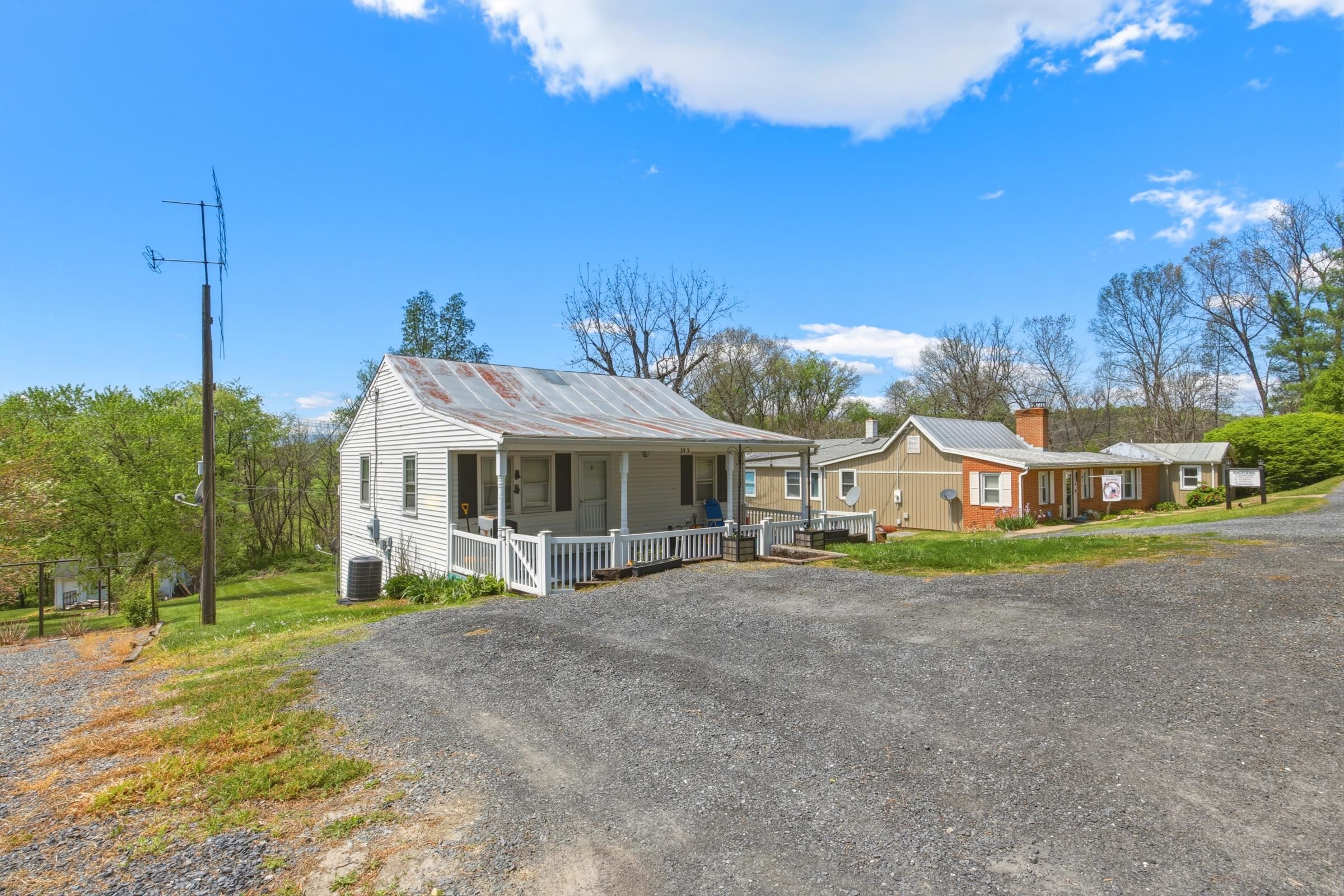353 TURKEY KNOB RD, QUICKSBURG, Virginia 22847, 2 Bedrooms Bedrooms, ,2 BathroomsBathrooms,Residential,353 TURKEY KNOB RD,681578 MLS # 681578