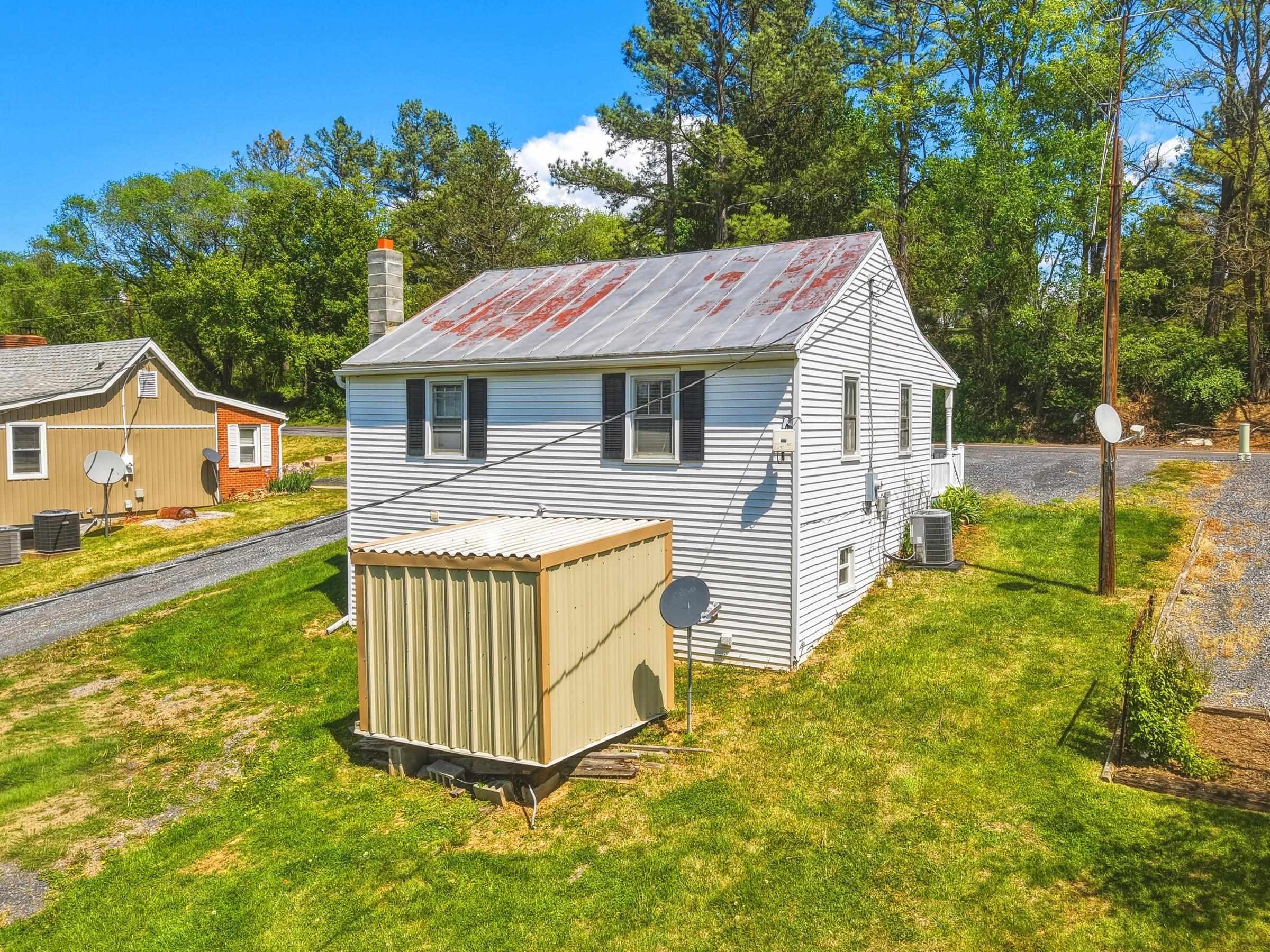 353 TURKEY KNOB RD, QUICKSBURG, Virginia 22847, 2 Bedrooms Bedrooms, ,2 BathroomsBathrooms,Residential,353 TURKEY KNOB RD,681578 MLS # 681578