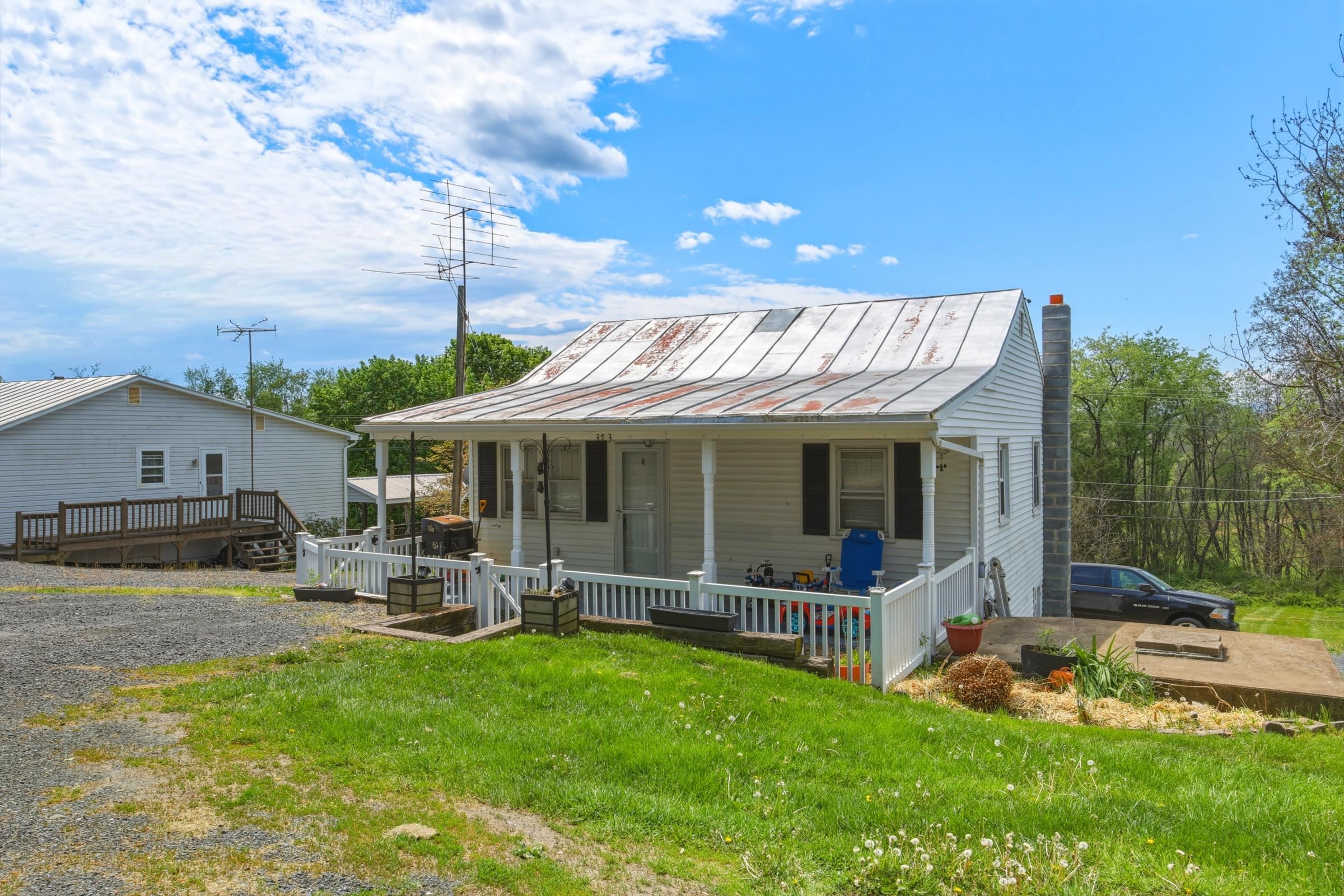 353 TURKEY KNOB RD, QUICKSBURG, Virginia 22847, 2 Bedrooms Bedrooms, ,2 BathroomsBathrooms,Residential,353 TURKEY KNOB RD,681578 MLS # 681578