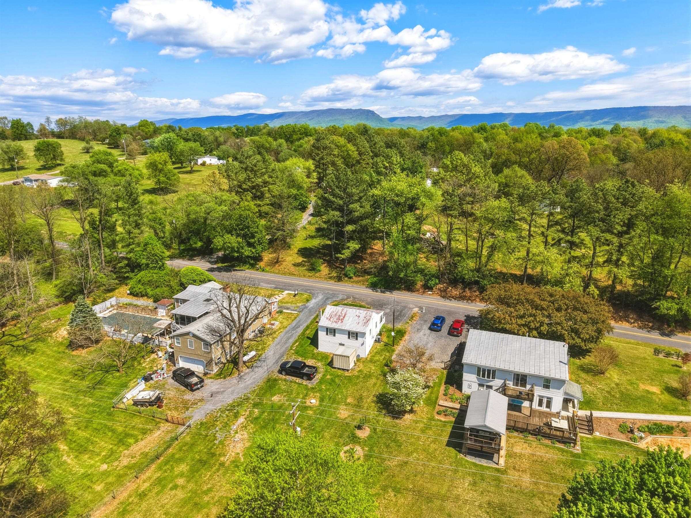 353 TURKEY KNOB RD, QUICKSBURG, Virginia 22847, 2 Bedrooms Bedrooms, ,2 BathroomsBathrooms,Residential,353 TURKEY KNOB RD,681578 MLS # 681578