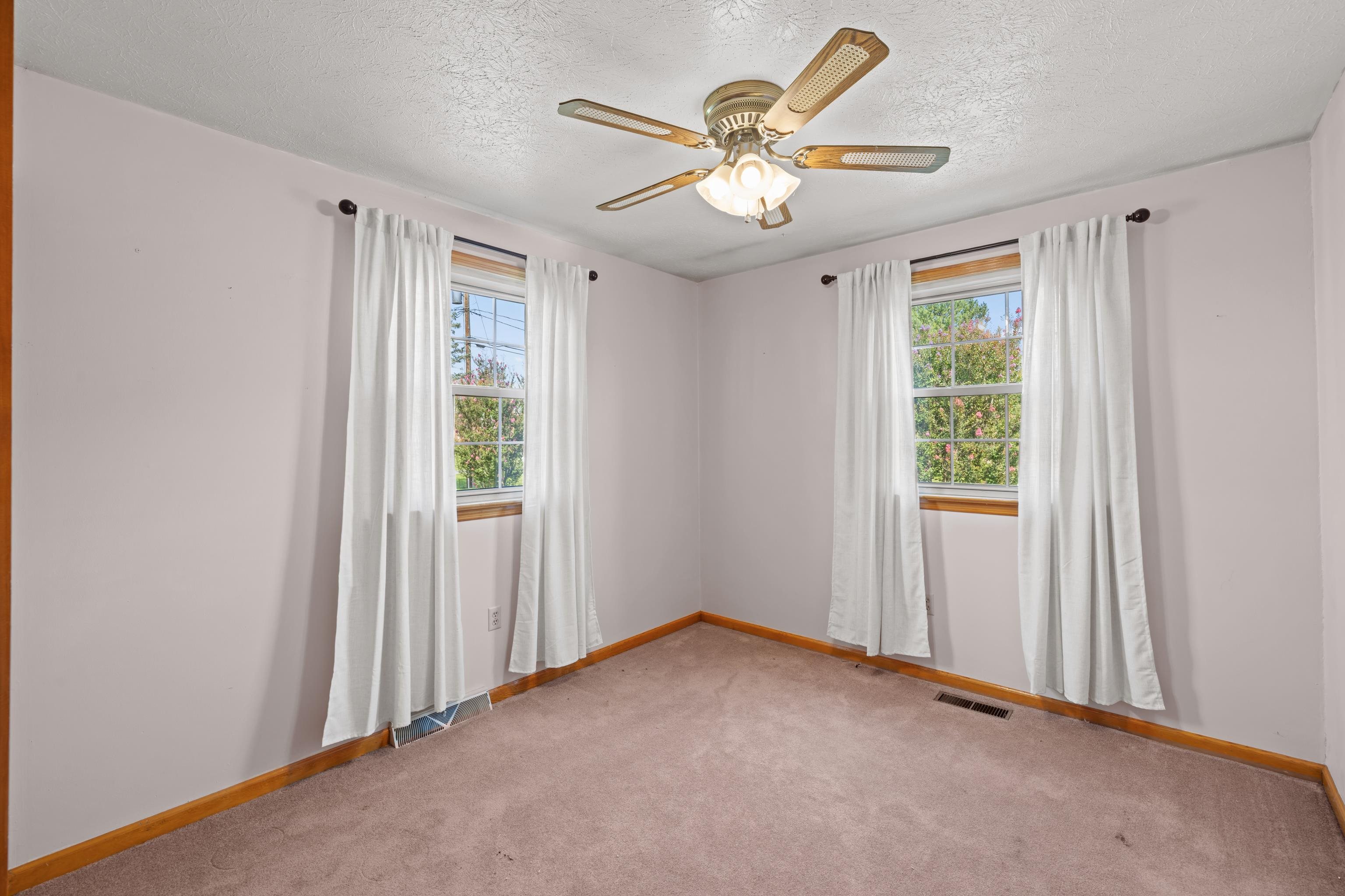 7615 PORT REPUBLIC RD, PORT REPUBLIC, Virginia 24471, 3 Bedrooms Bedrooms, ,2 BathroomsBathrooms,Residential,7615 PORT REPUBLIC RD,681582 MLS # 681582 7615 PORT REPUBLIC RD, PORT REPUBLIC, Virginia 24471, 3 Bedrooms Bedrooms, ,2 BathroomsBathrooms,Residential,7615 PORT REPUBLIC RD,681582 MLS # 681582