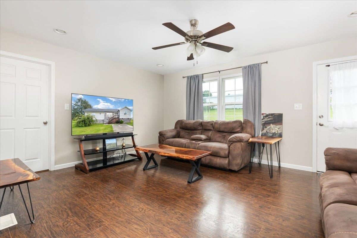 325 CHERRY ST, TIMBERVILLE, Virginia 22853, 3 Bedrooms Bedrooms, ,2 BathroomsBathrooms,Residential,325 CHERRY ST,681587 MLS # 681587 325 CHERRY ST, TIMBERVILLE, Virginia 22853, 3 Bedrooms Bedrooms, ,2 BathroomsBathrooms,Residential,325 CHERRY ST,681587 MLS # 681587