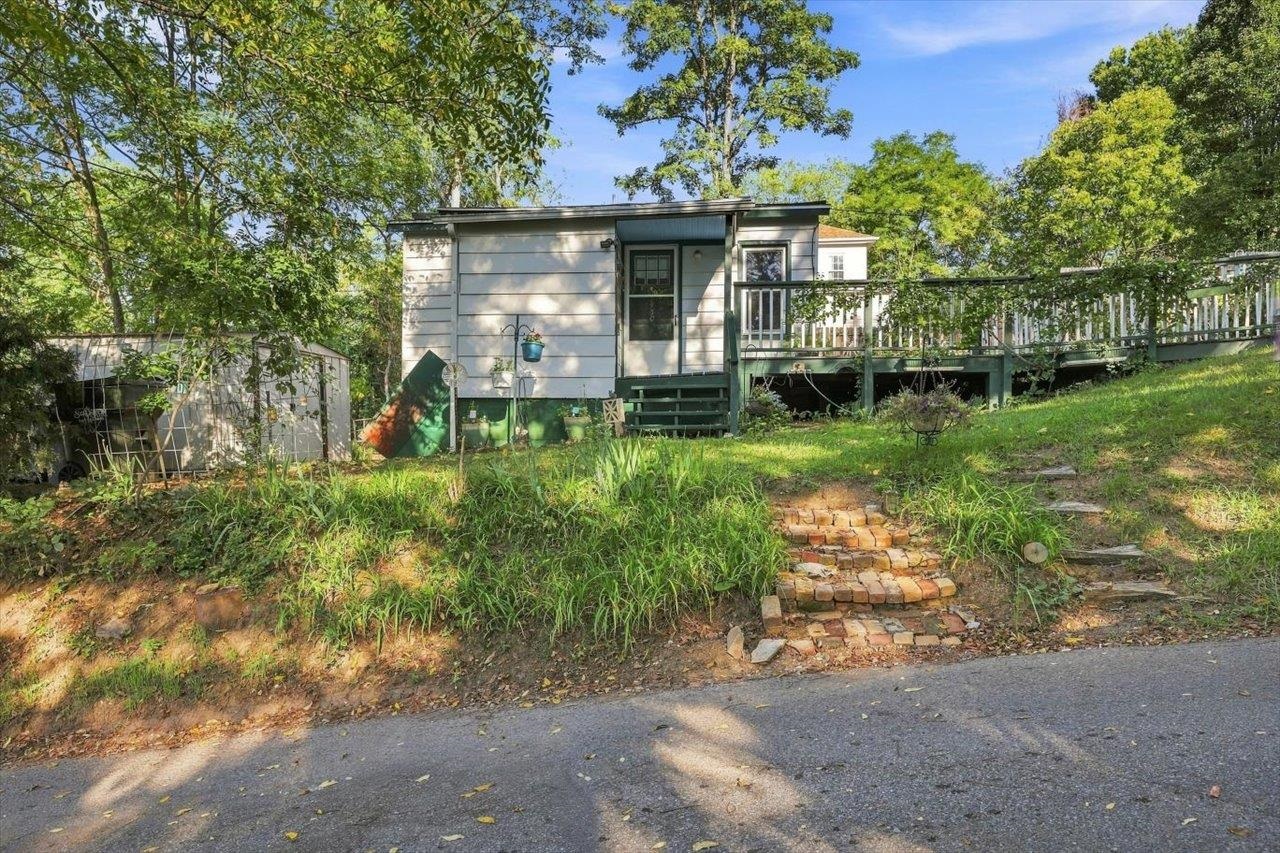 1450 ASHBY ST, STAUNTON, Virginia 24401, 2 Bedrooms Bedrooms, ,1 BathroomBathrooms,Residential,1450 ASHBY ST,681590 MLS # 681590