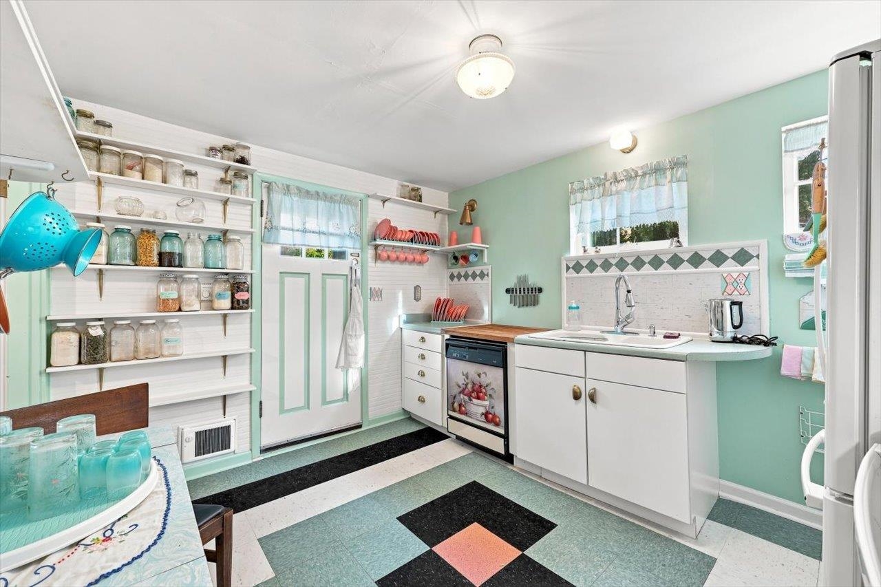 1450 ASHBY ST, STAUNTON, Virginia 24401, 2 Bedrooms Bedrooms, ,1 BathroomBathrooms,Residential,1450 ASHBY ST,681590 MLS # 681590