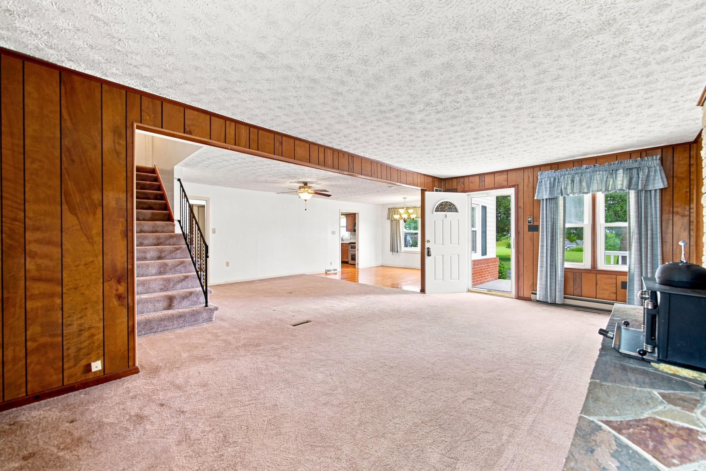 1749 GEORGETOWN RD, MOUNT JACKSON, Virginia 22842, 4 Bedrooms Bedrooms, ,2 BathroomsBathrooms,Residential,1749 GEORGETOWN RD,681598 MLS # 681598